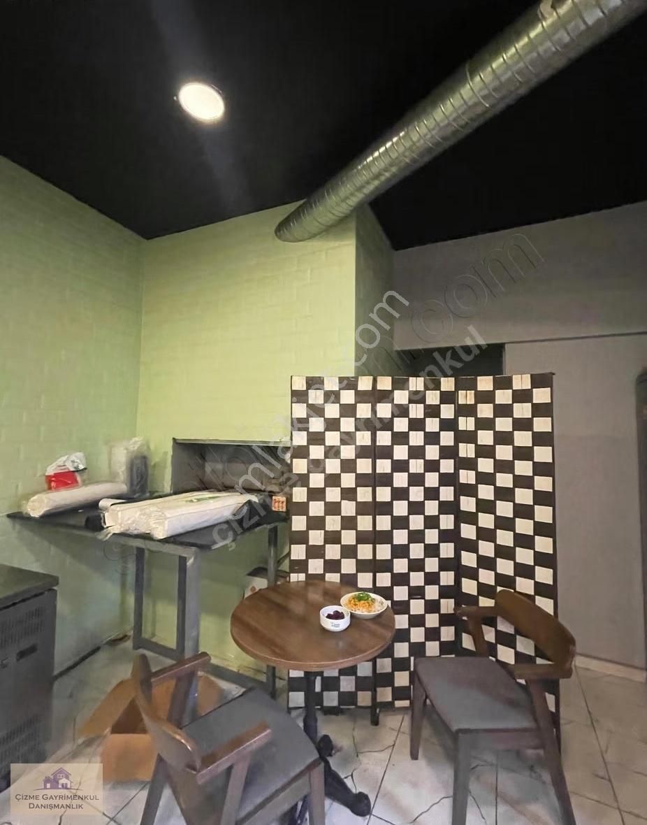 Yeşilköy'de Merkezi Konumda İki Katlı Kiralık İşyeri - Görsel 19