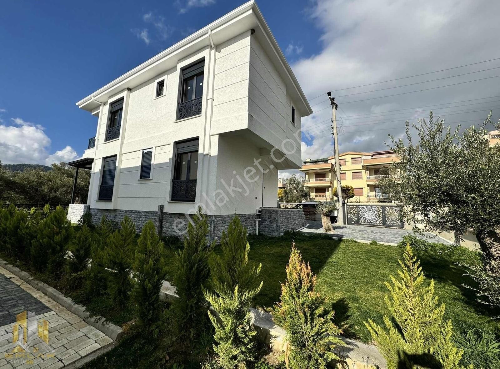 Emlak 58,den Küçükkuyu Mıhlıda 4+1 Lüx Villa Denize Yakın Konum - Görsel 24