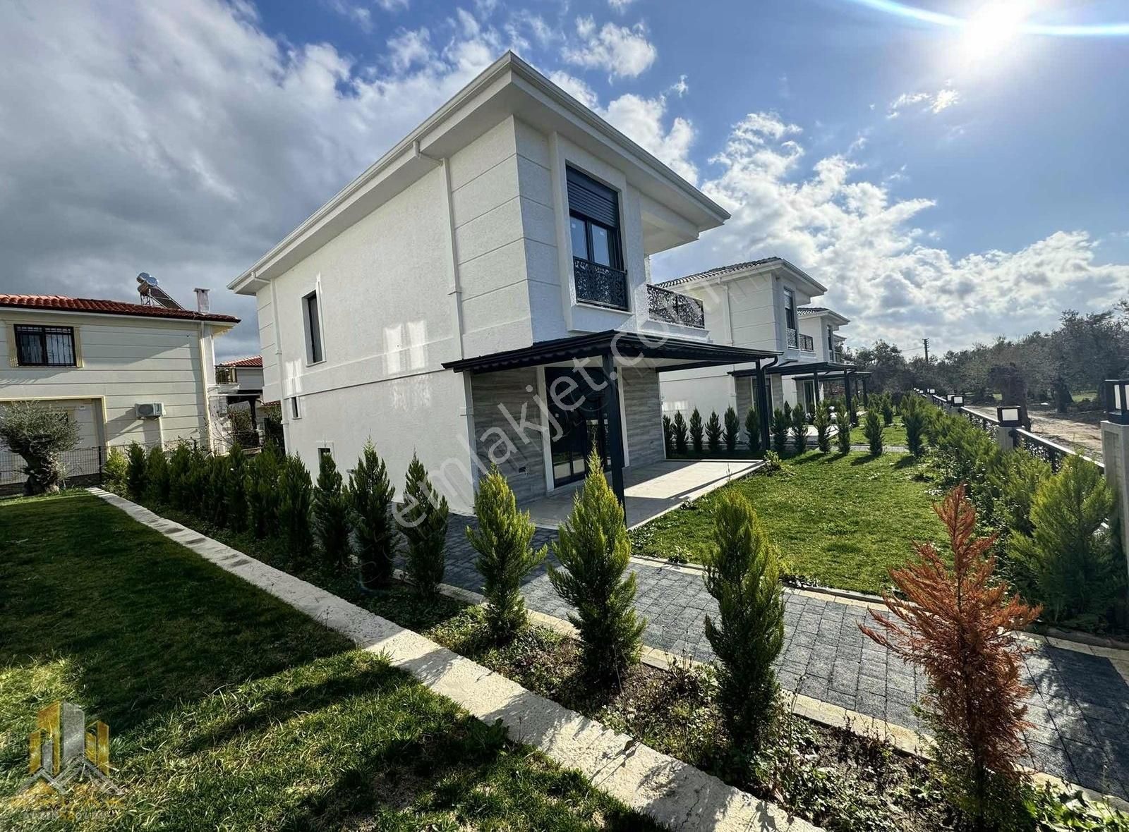 Emlak 58,den Küçükkuyu Mıhlıda 4+1 Lüx Villa Denize Yakın Konum - Görsel 6