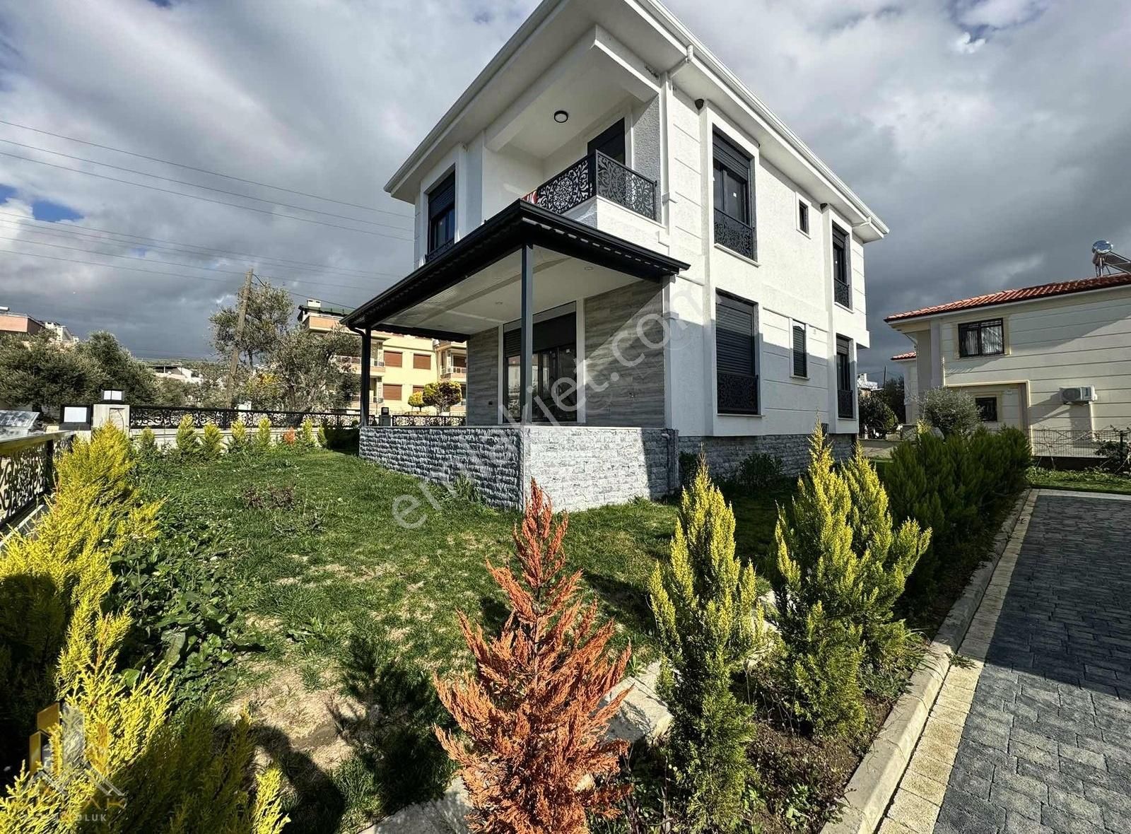 Emlak 58,den Küçükkuyu Mıhlıda 4+1 Lüx Villa Denize Yakın Konum - Görsel 10