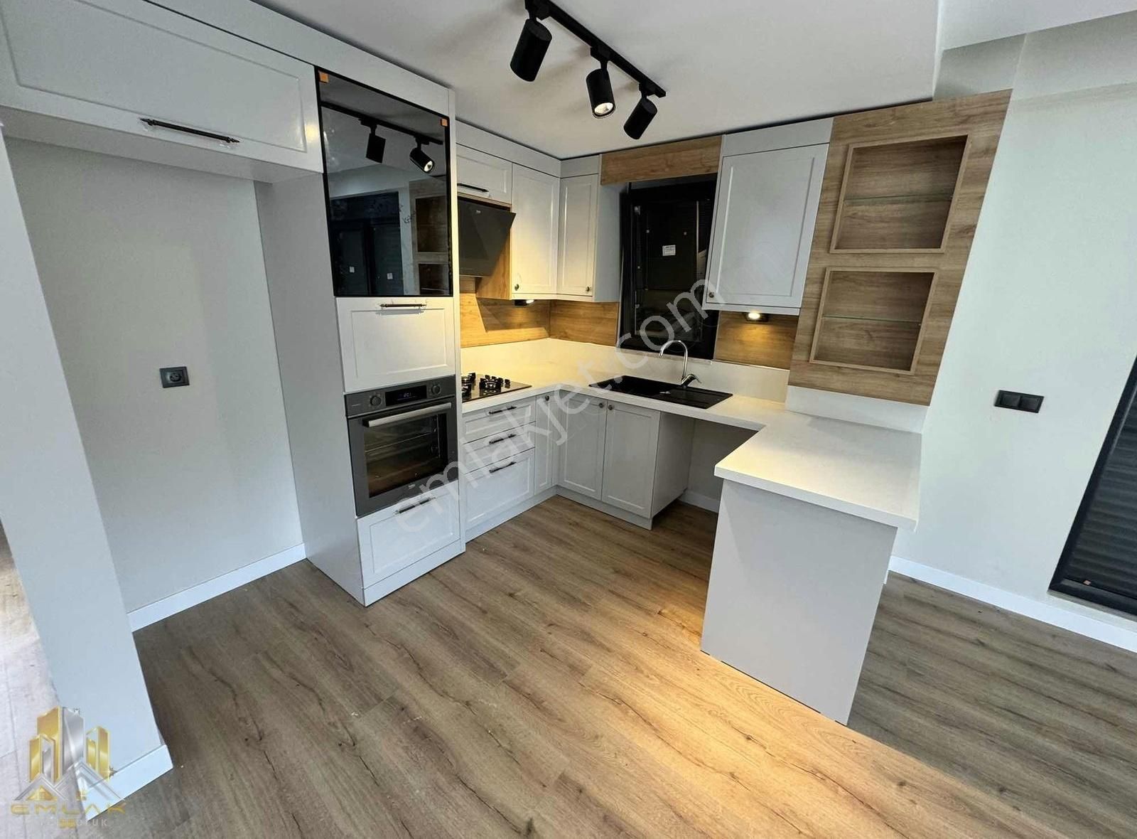 Emlak 58,den Küçükkuyu Mıhlıda 4+1 Lüx Villa Denize Yakın Konum - Görsel 14