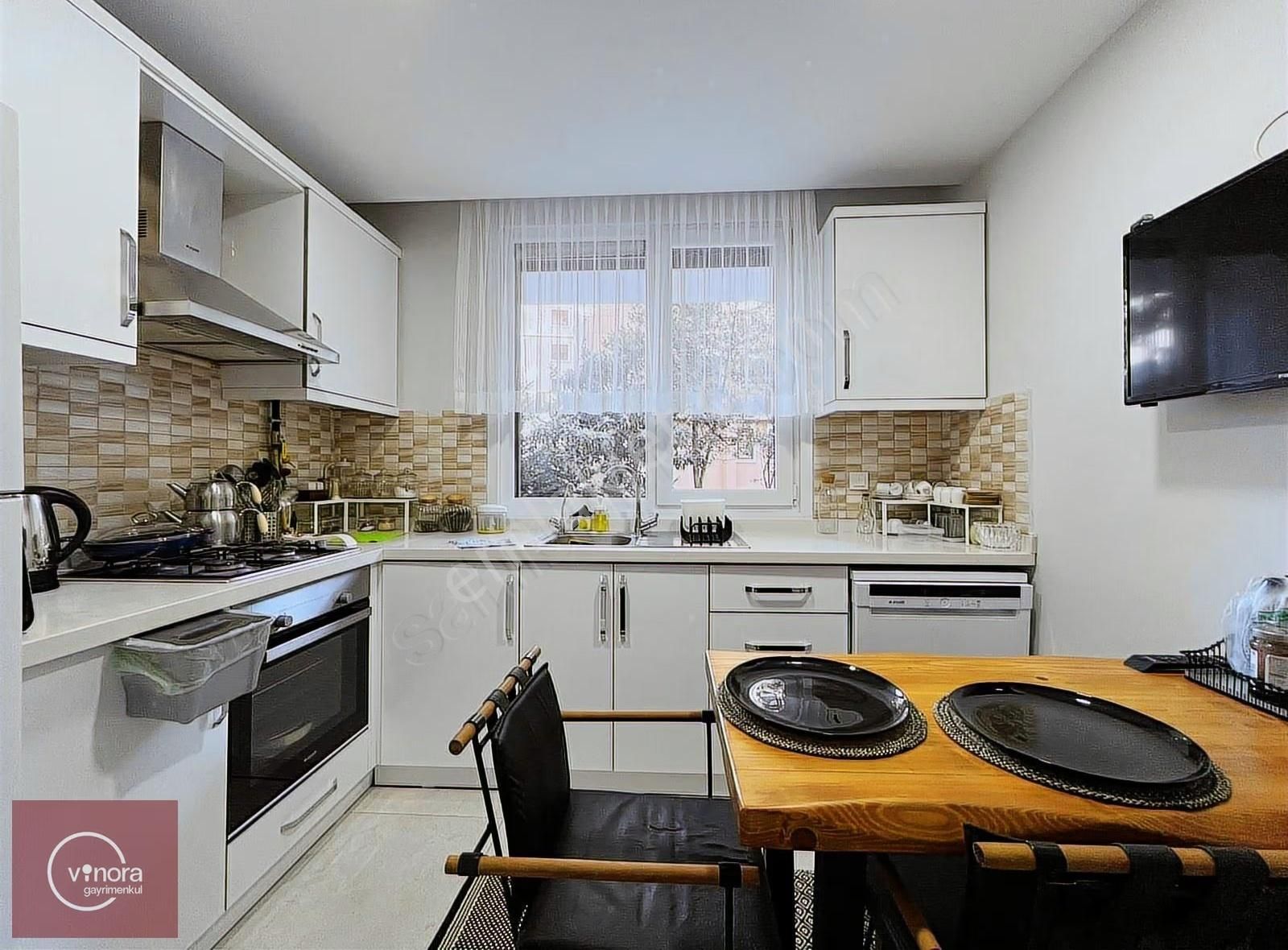 Kozyatağında Fırsat..! Yeşillikler İçinde Balkonlu,iskanlı 3+1 - Görsel 9