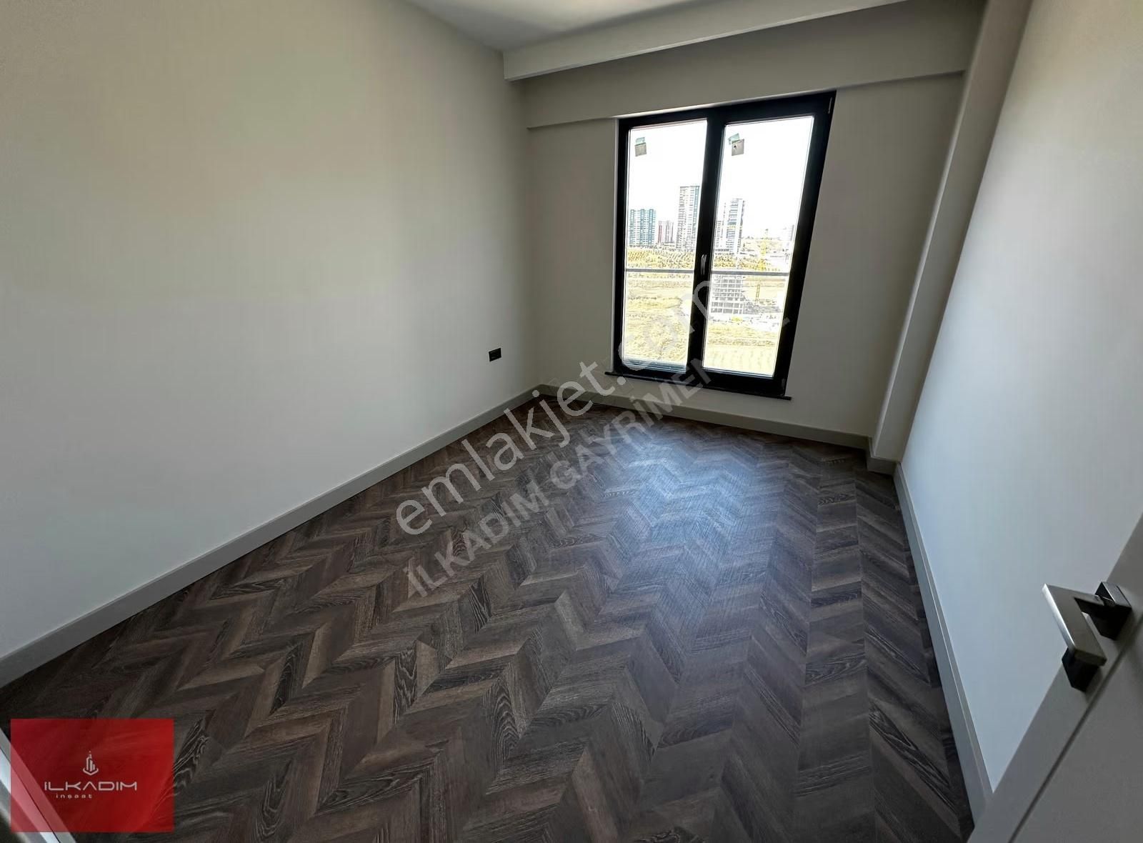 Ovacıkta Bulvar Üzeri Çift Bloklu Sitede Ada Mutfaklı 3+2 - Görsel 12