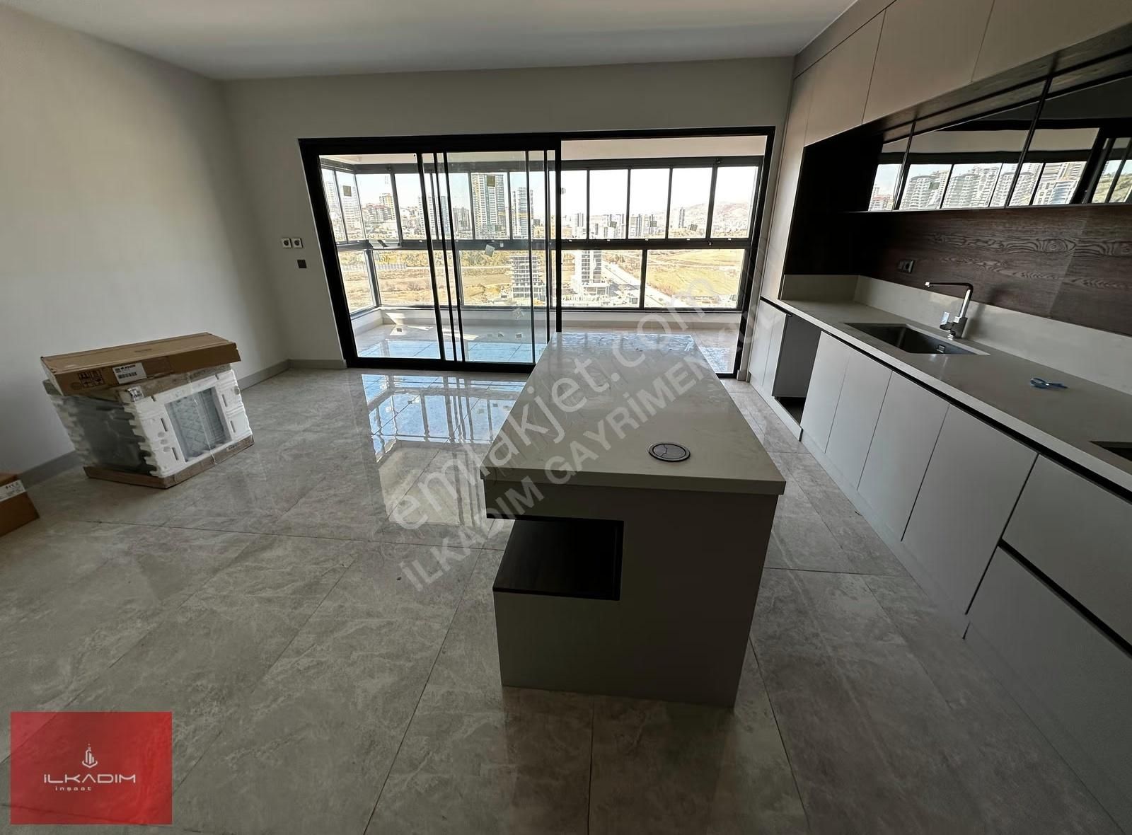 Ovacıkta Bulvar Üzeri Çift Bloklu Sitede Ada Mutfaklı 3+2 - Görsel 9