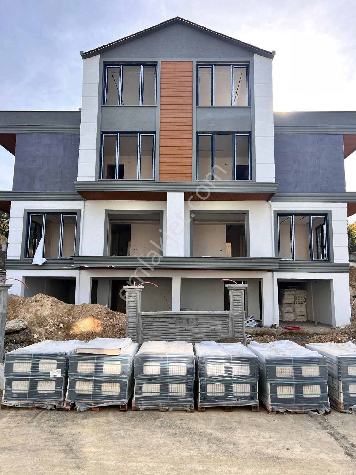 Remax Advantage Kayapa'da Geniş Manzaralı Lüks Hills Villaları - Görsel 3