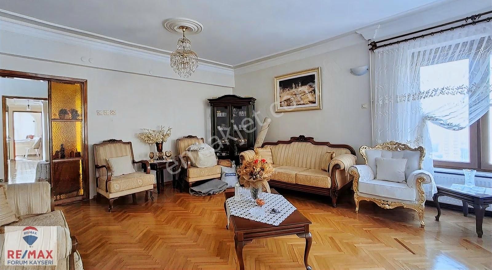 Sahabiye Mahallesi Merkezi Konumda Satılık 4+1 Daire - Görsel 19