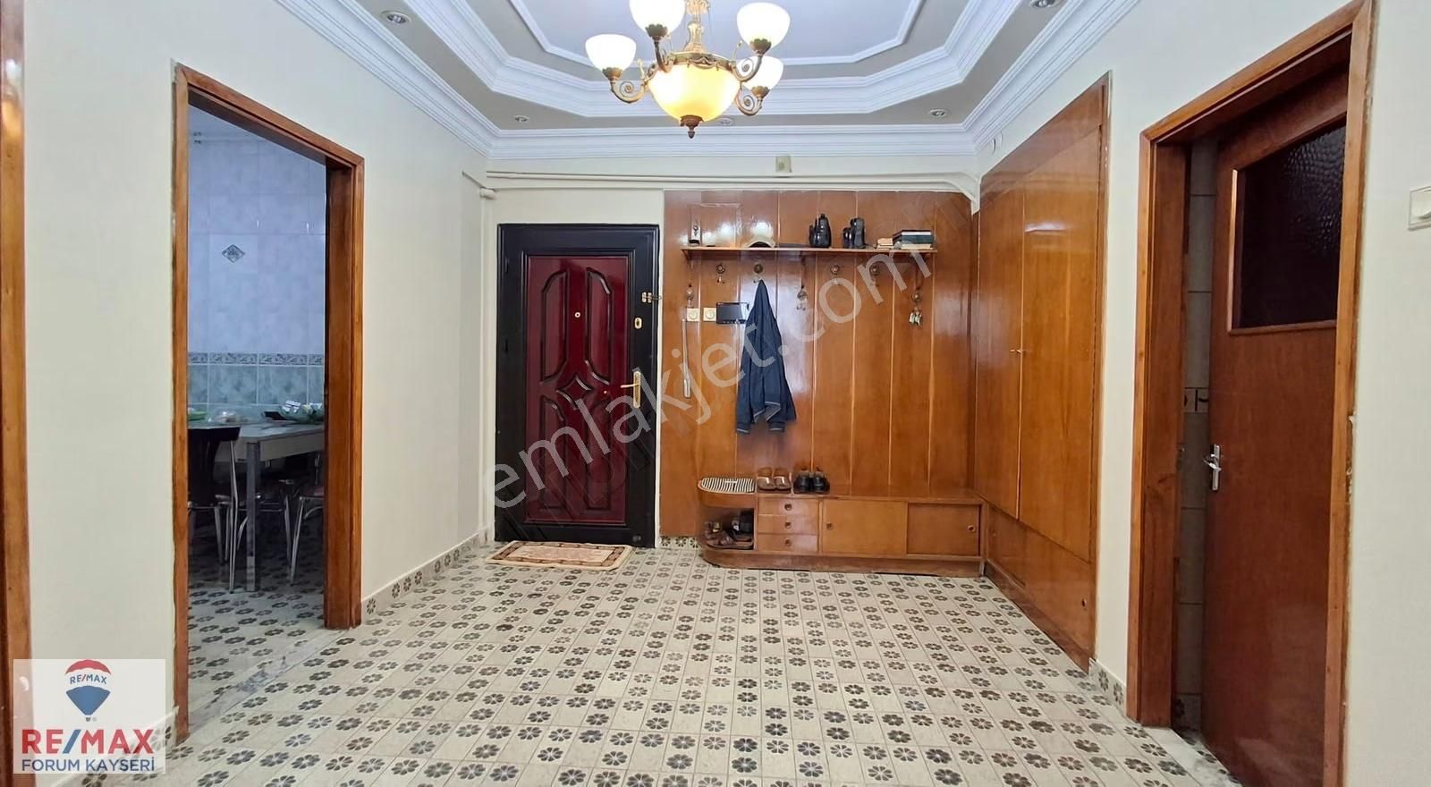 Sahabiye Mahallesi Merkezi Konumda Satılık 4+1 Daire - Görsel 5