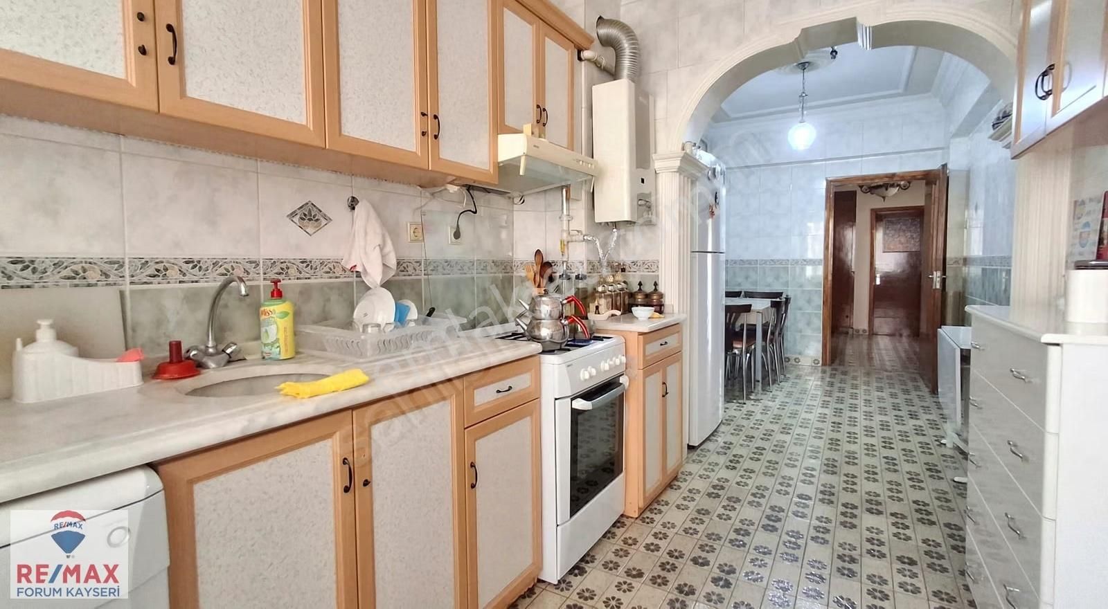 Sahabiye Mahallesi Merkezi Konumda Satılık 4+1 Daire - Görsel 14