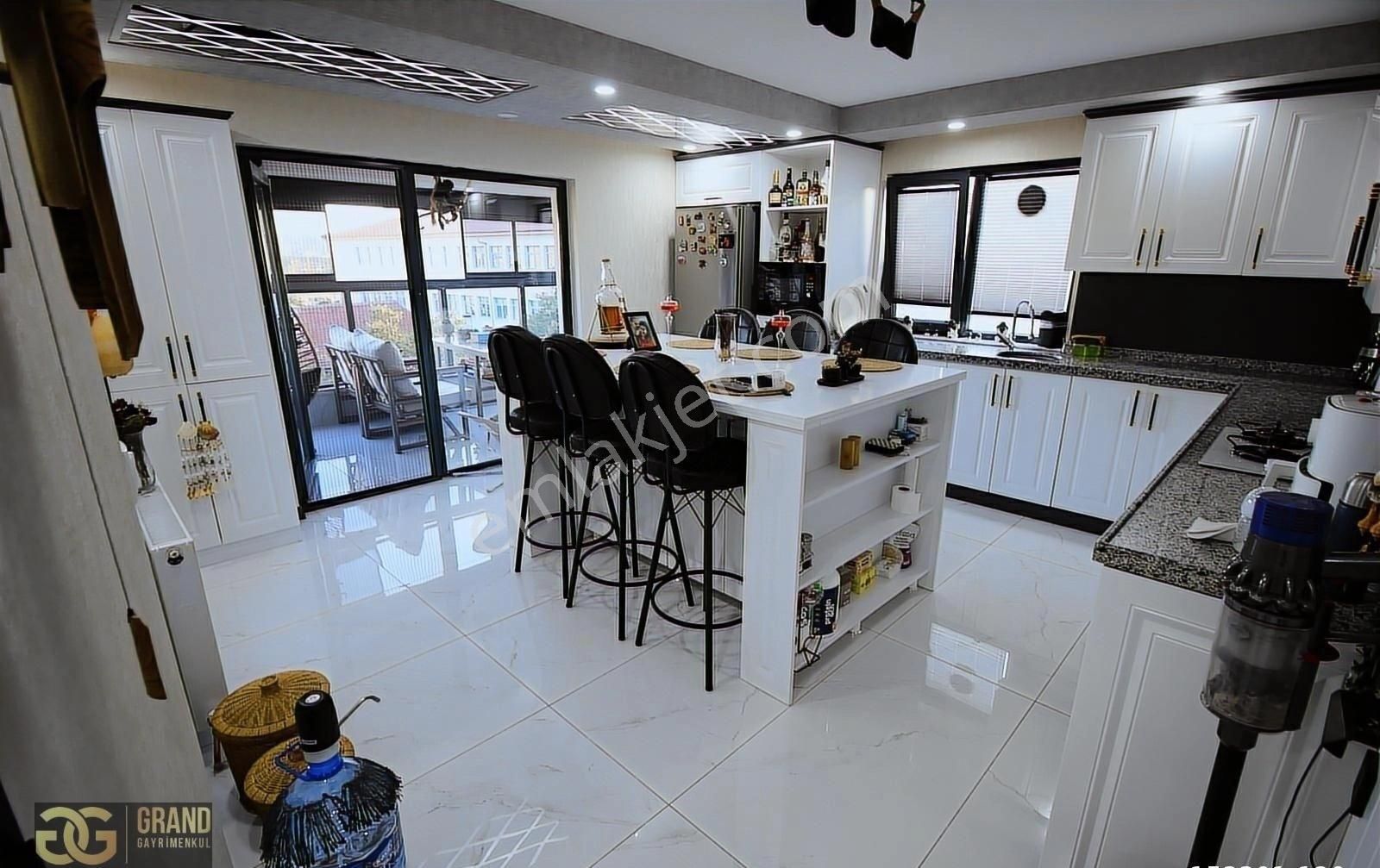 Biran Sk. Önü Açık, Asansörlü, 5+1 250 M² Teraslı Sıfır Dubleks - Görsel 2