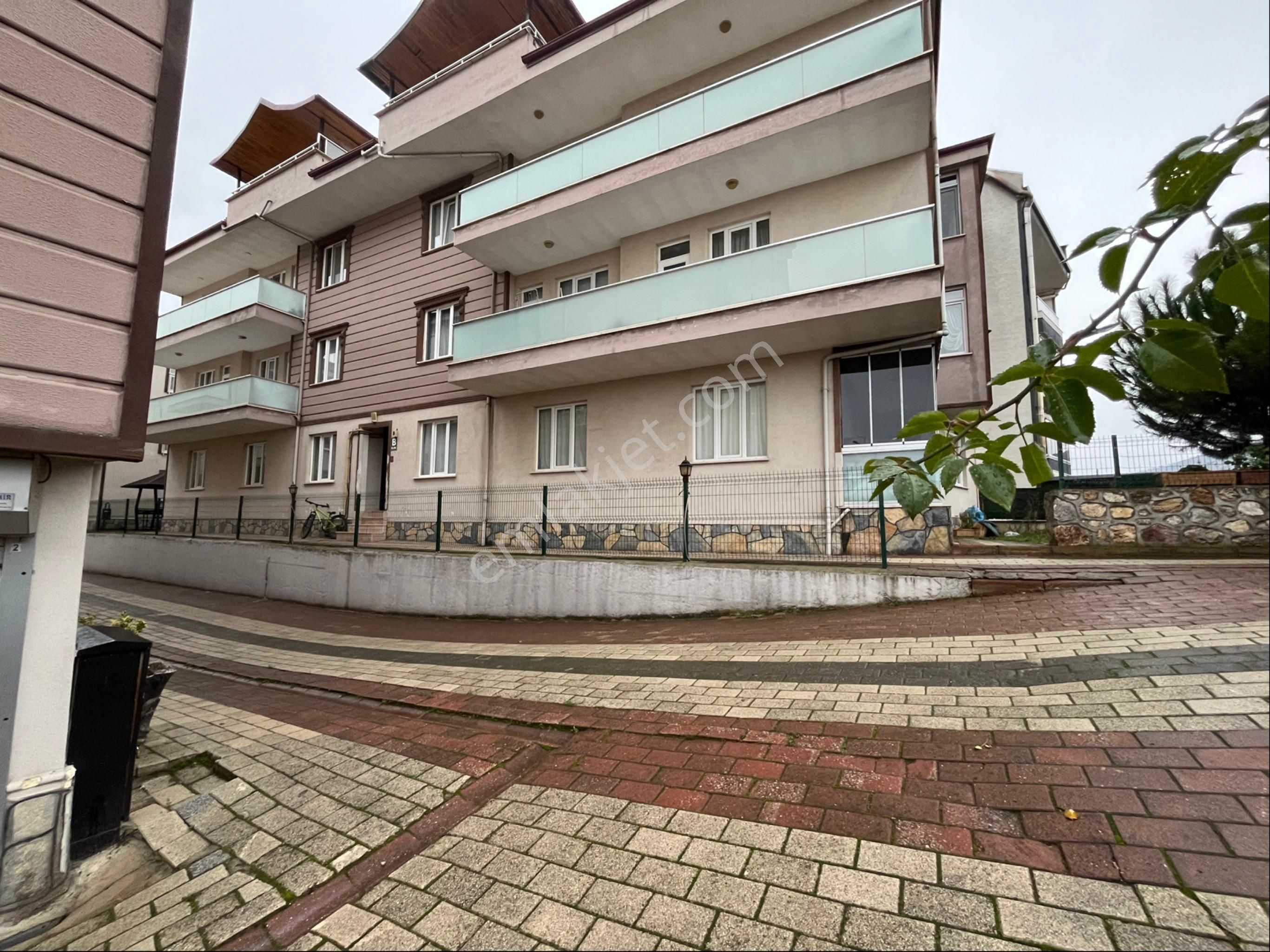 Roma’ Dan Kemalpaşa Mahallesi’ Nde Site İçi Satılık Daire - Görsel 3