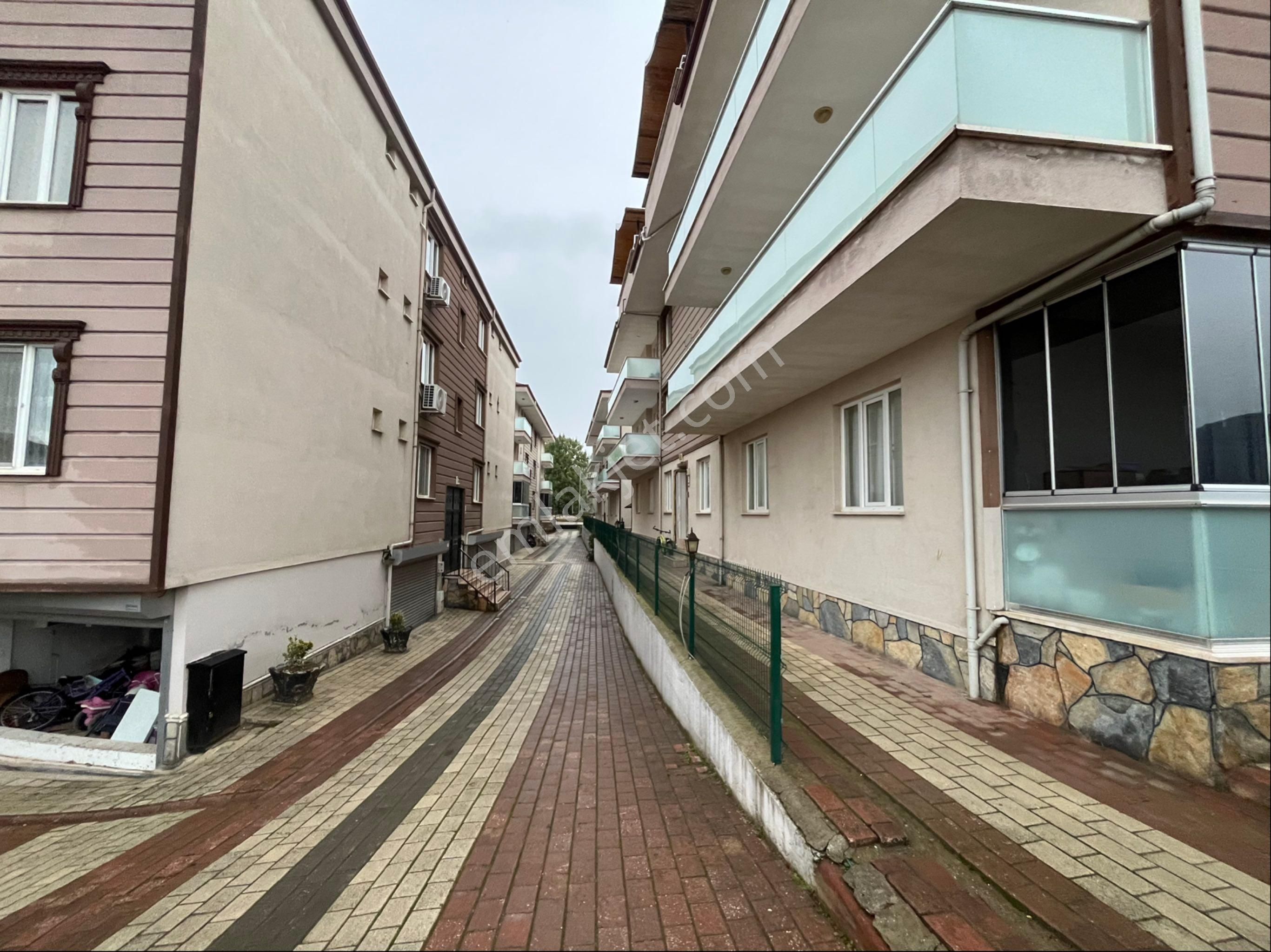 Roma’ Dan Kemalpaşa Mahallesi’ Nde Site İçi Satılık Daire - Görsel 2