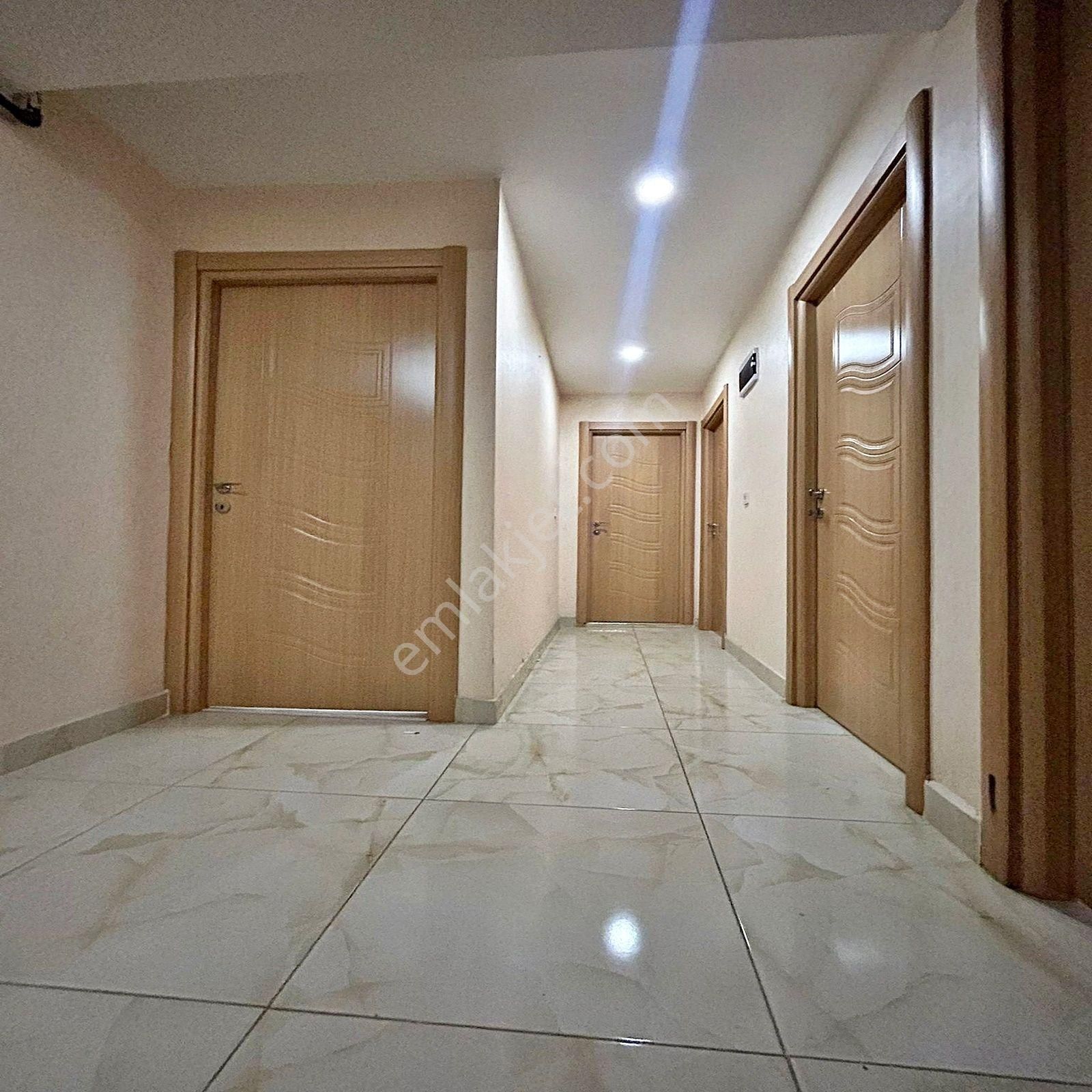 Satılık Metrobüse Yürüme Mesafesinde 2+1 Daire Kelepir - Görsel 2