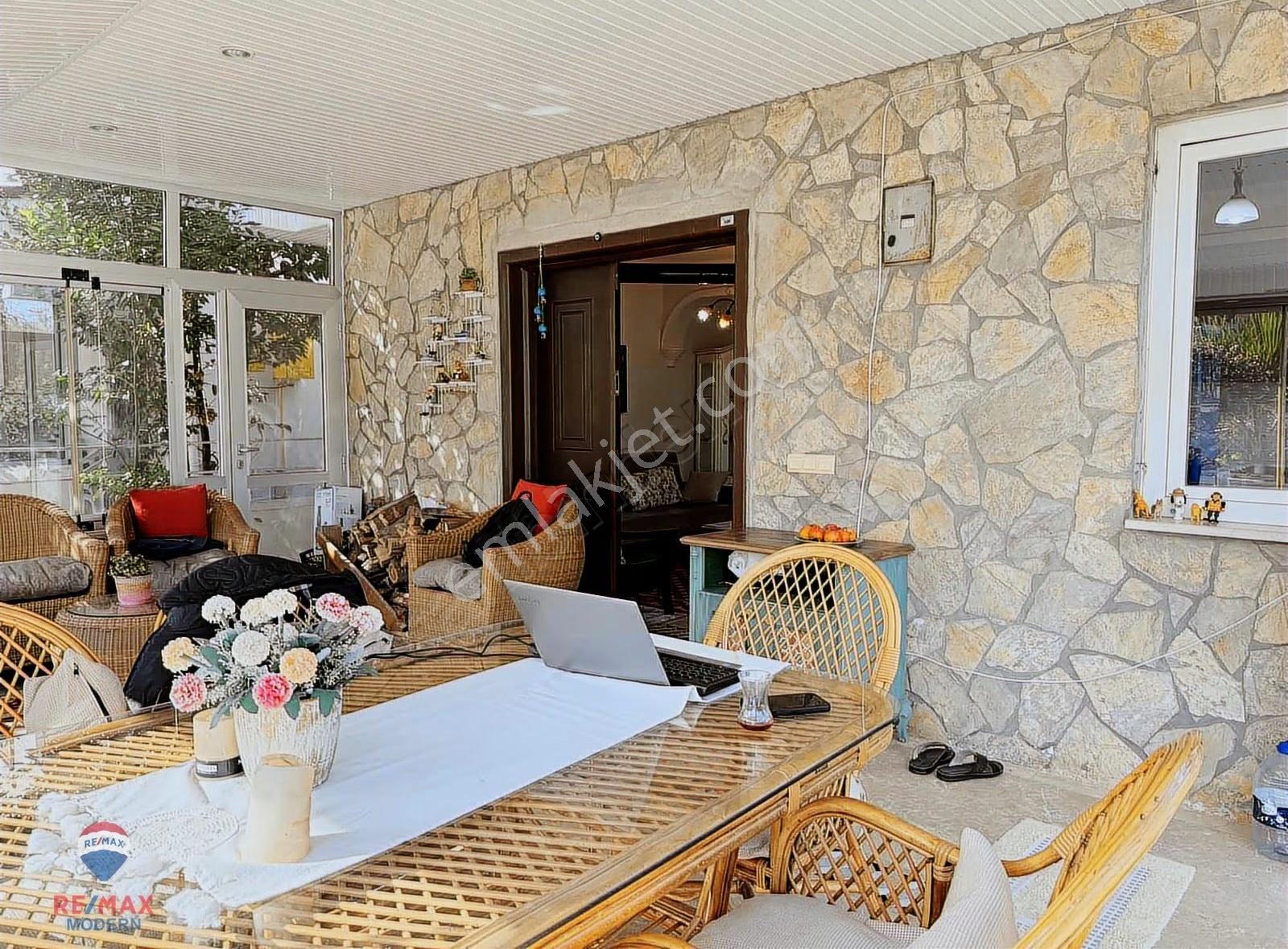 Asuman Mütevellioğlu'ndan Denize Sıfır Köşe Konumda Villa - Görsel 13