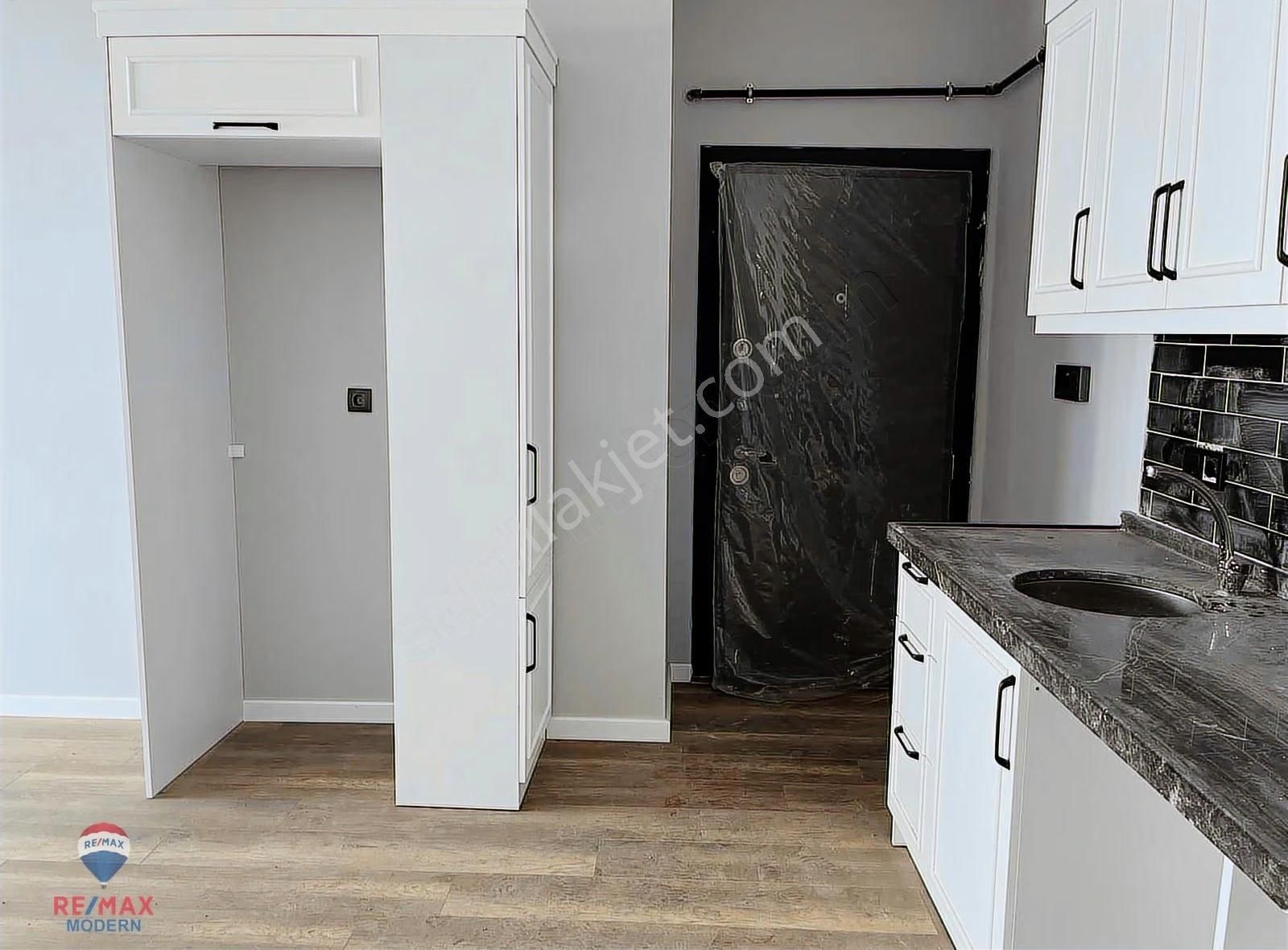 Körfez' De Havuzlu 1+1 Satılık Daire - Görsel 9