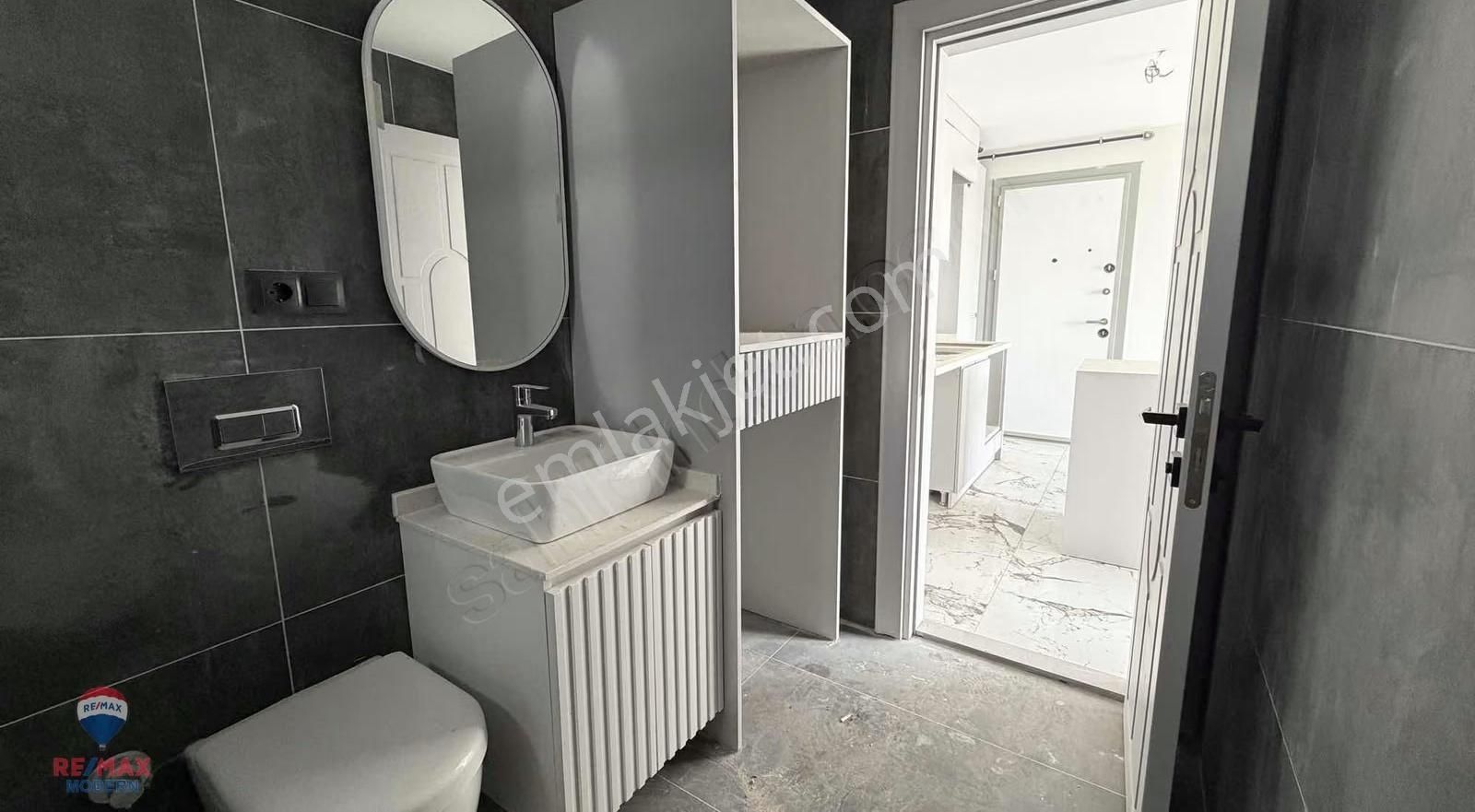 Satılık | Körfez'de Merkezi Konum Denize Yakın Lüks 1+1 - Görsel 12