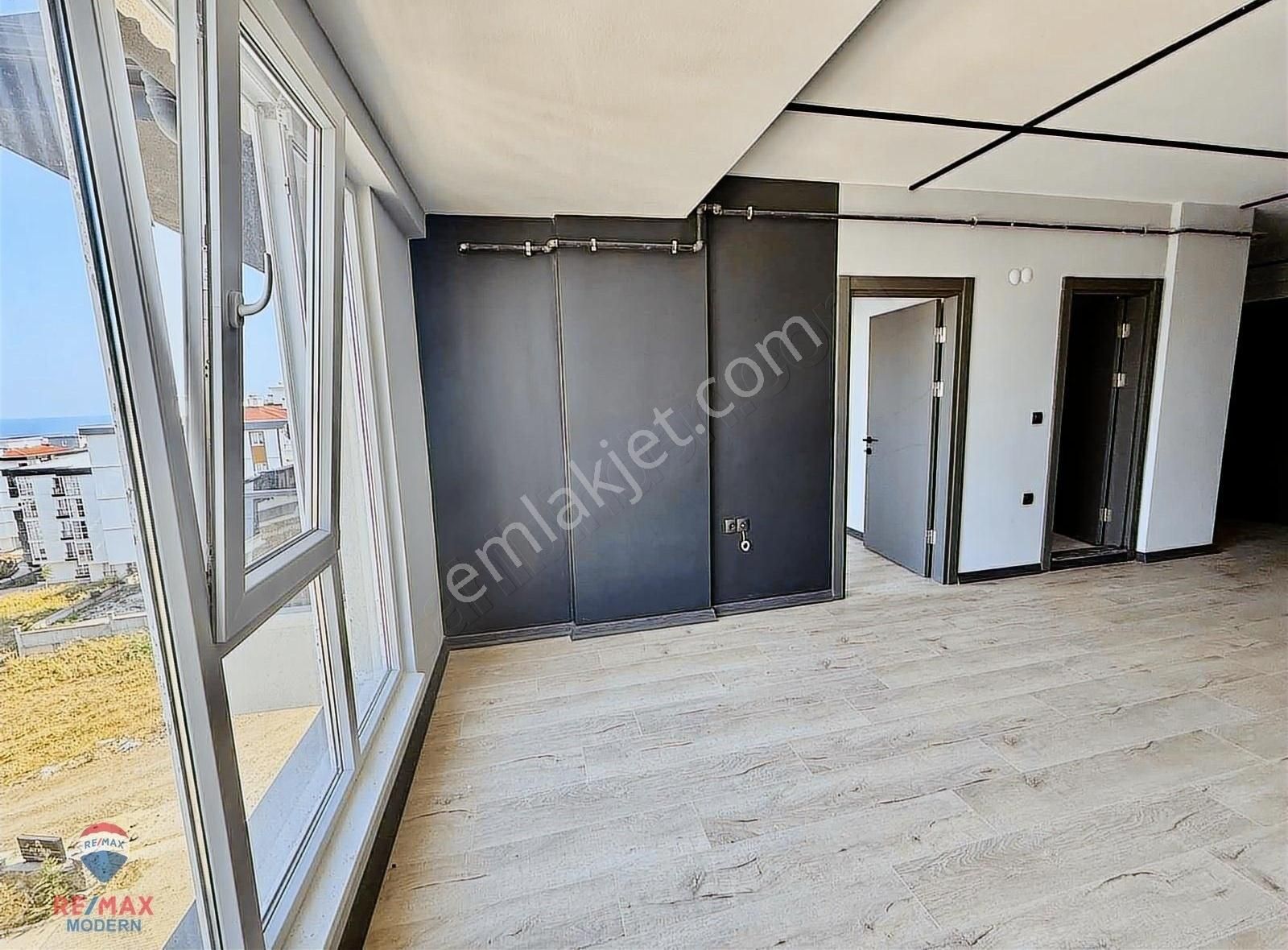 Asuman Mütevellioğlu'ndan Satılık Manzaralı Geniş 1+1 Daire - Görsel 11