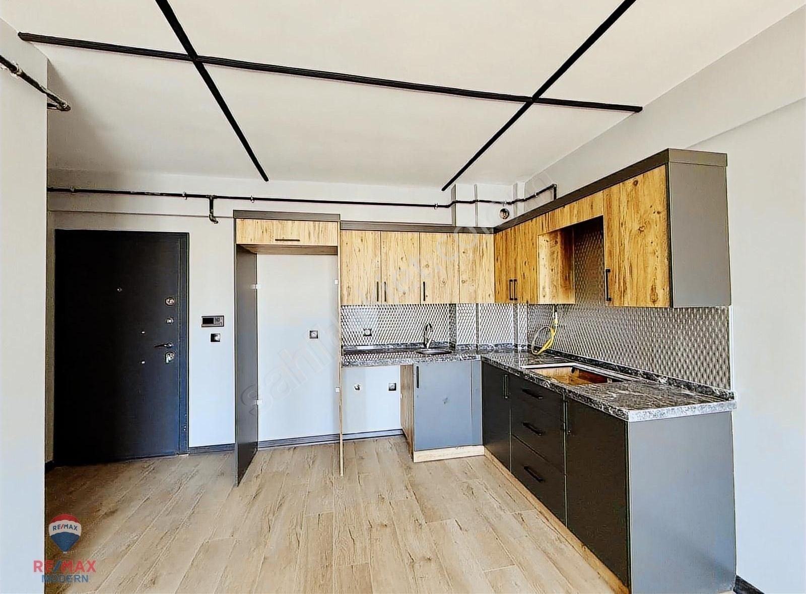 Asuman Mütevellioğlu'ndan Satılık Manzaralı Geniş 1+1 Daire - Görsel 9