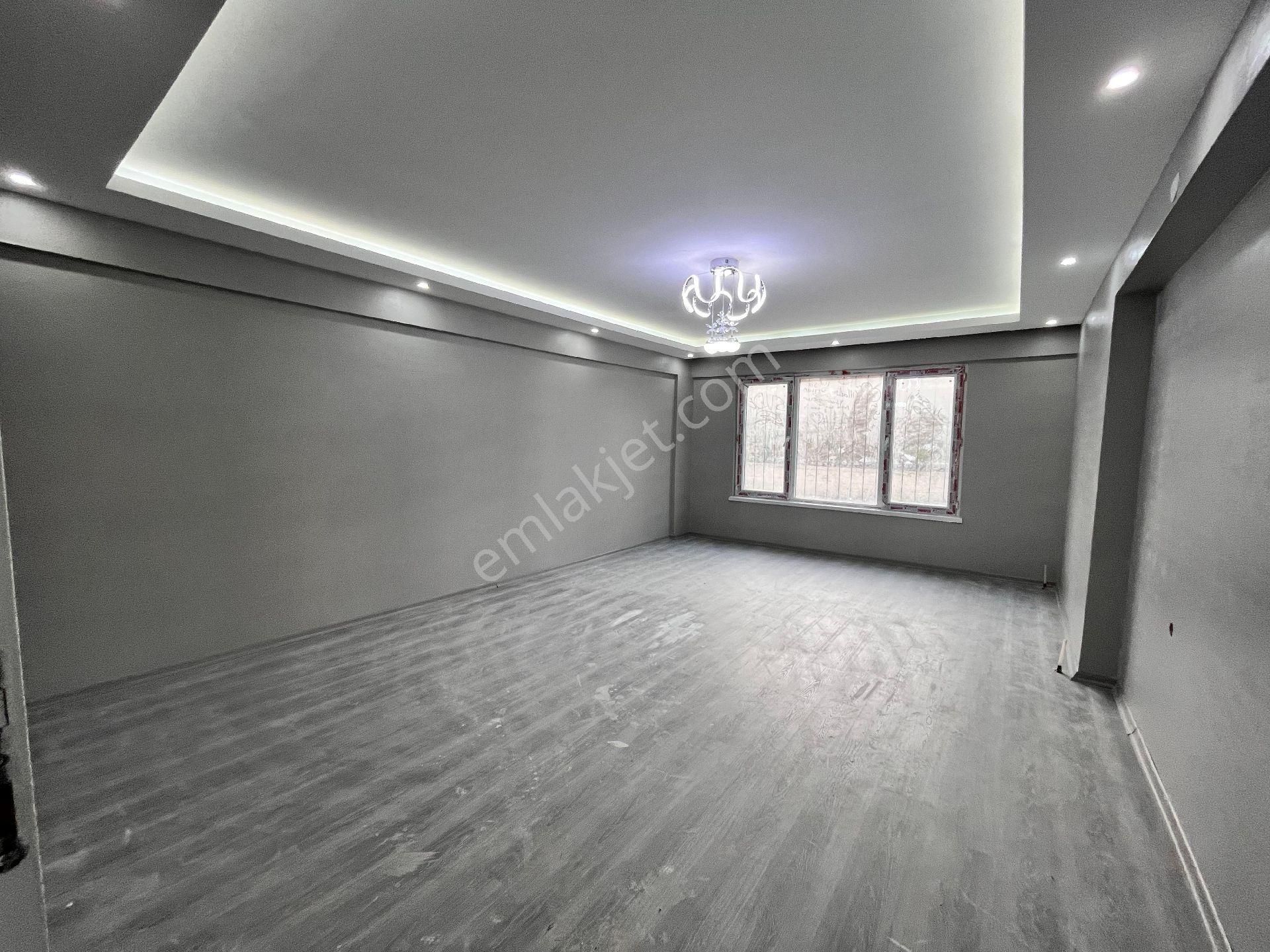 Feridunçelikte 4+1 Sıfır Caddeye Yakın Balkonlu Giriş Kat Hilal Emlaktan - Görsel 3