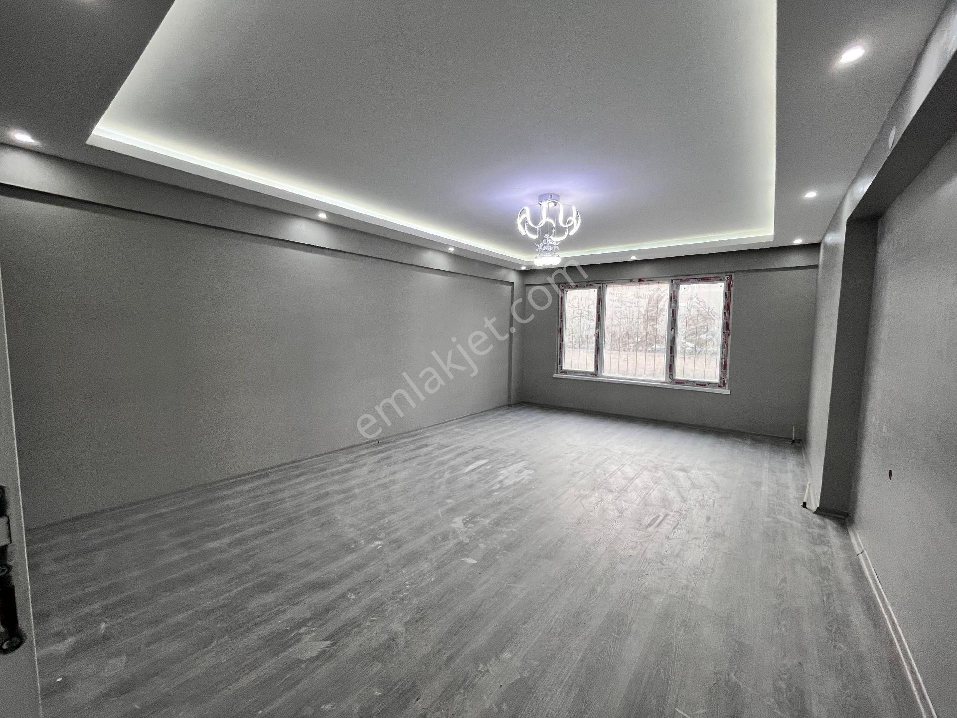 Feridunçelikte 4+1 Sıfır Caddeye Yakın Balkonlu Giriş Kat Hilal Emlaktan - Görsel 4