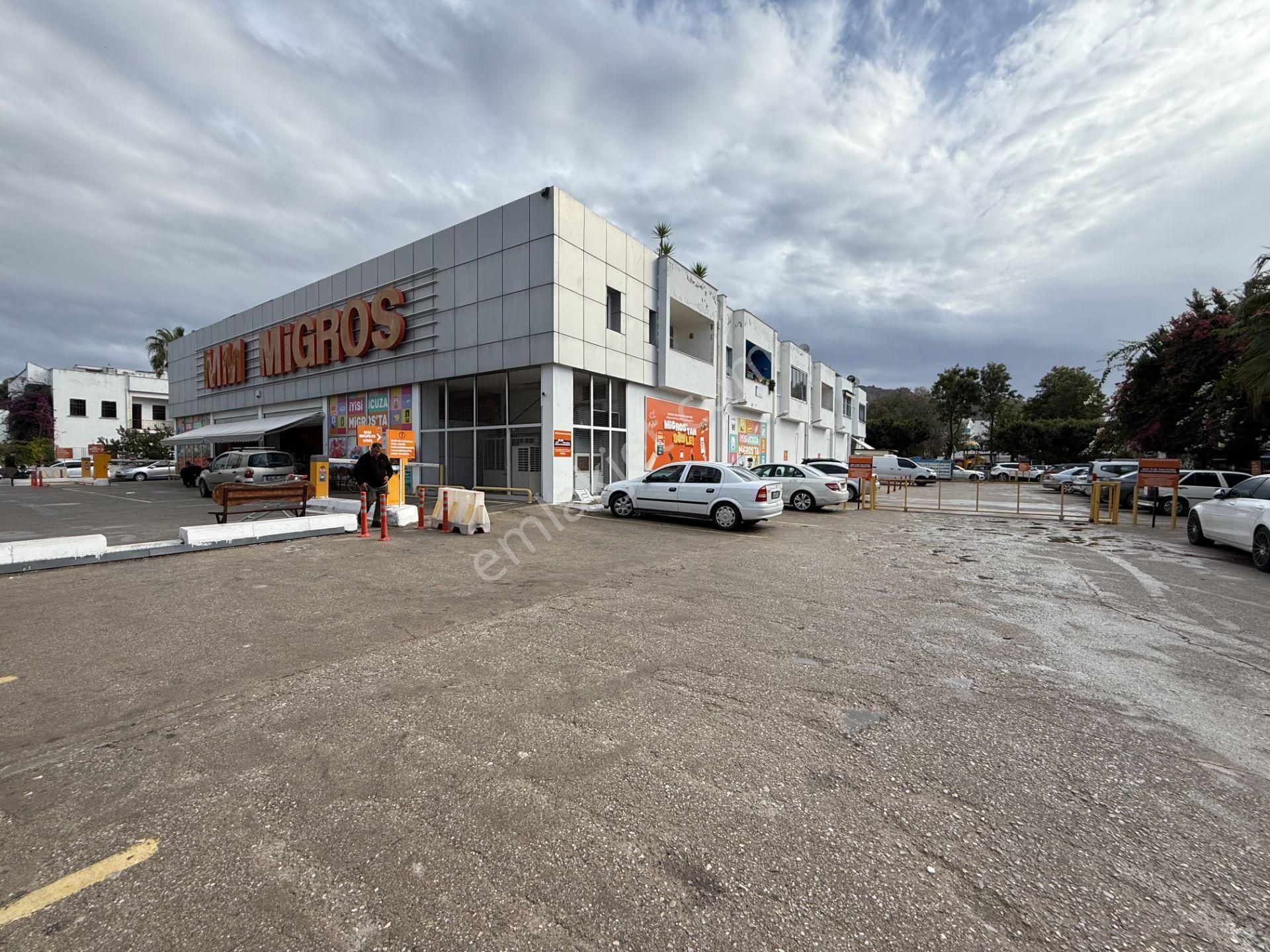 Bodrum Turgutreis Merkez Migros Market Üstü 4+1 Kiralık Ofis Veya Ev
