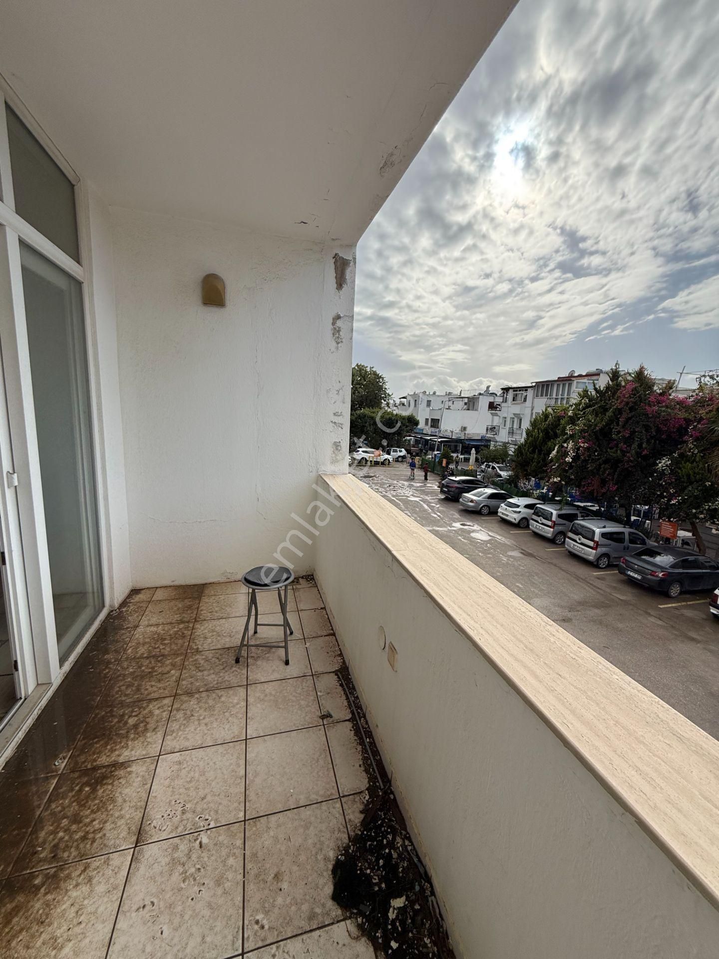 Bodrum Turgutreis Merkez Migros Market Üstü 4+1 Kiralık Ofis Veya Ev - Görsel 21