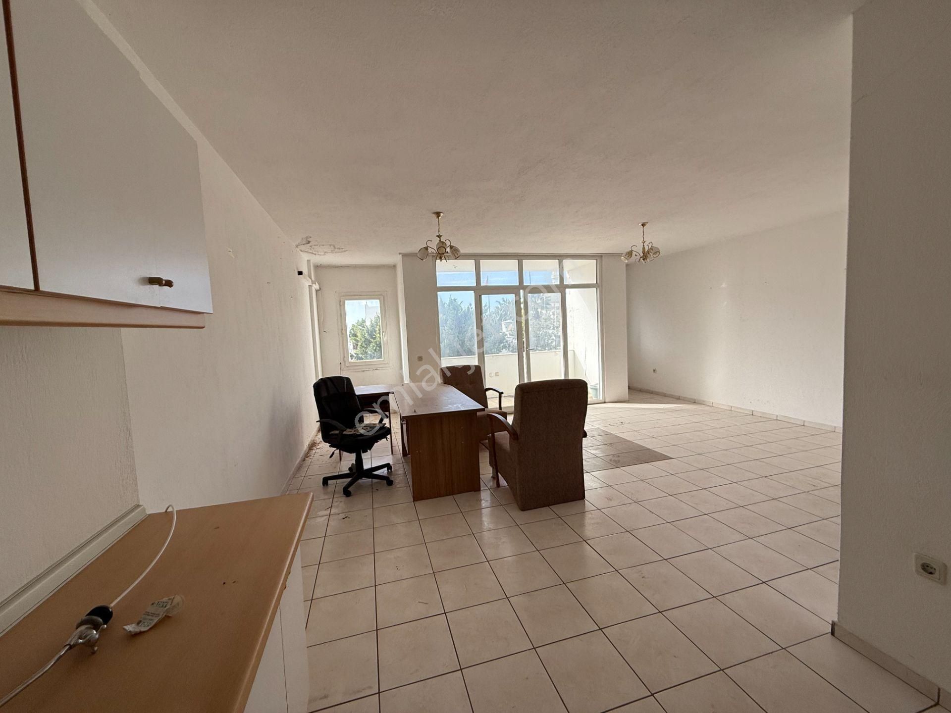 Bodrum Turgutreis Merkez Migros Market Üstü 4+1 Kiralık Ofis Veya Ev - Görsel 24