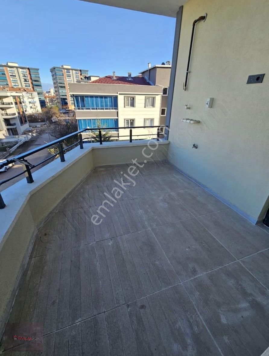 Emlak Kent'ten Merkezi Konumda Satılık 3+1 Daire - Görsel 12