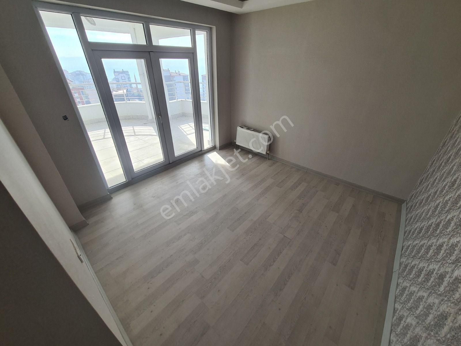 Çift Bloklu Sitede 4 Teraslı / 2 Asansörlü / Hiç Oturulmamış 8+1 - Görsel 12