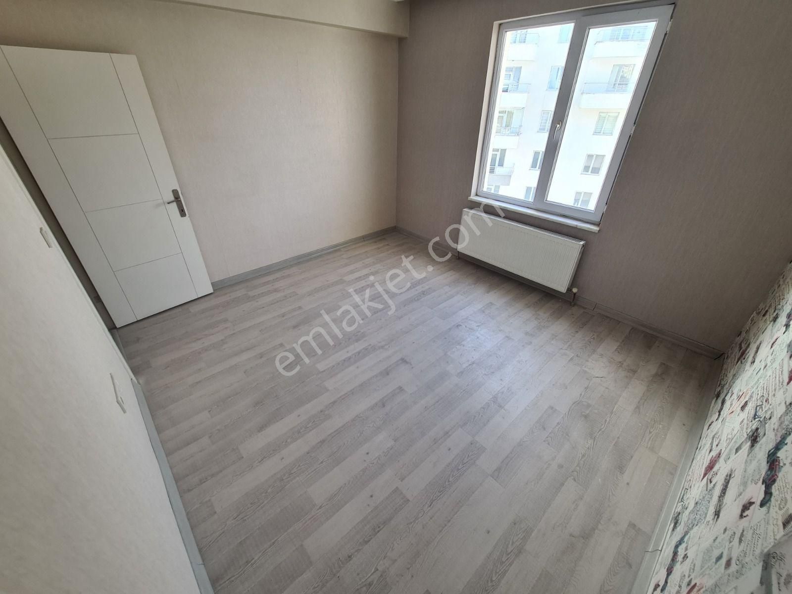 Çift Bloklu Sitede 4 Teraslı / 2 Asansörlü / Hiç Oturulmamış 8+1 - Görsel 25