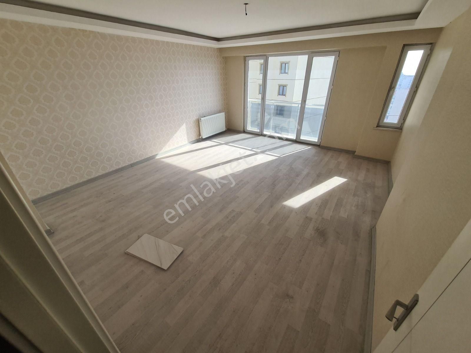 Çift Bloklu Sitede 4 Teraslı / 2 Asansörlü / Hiç Oturulmamış 8+1 - Görsel 6