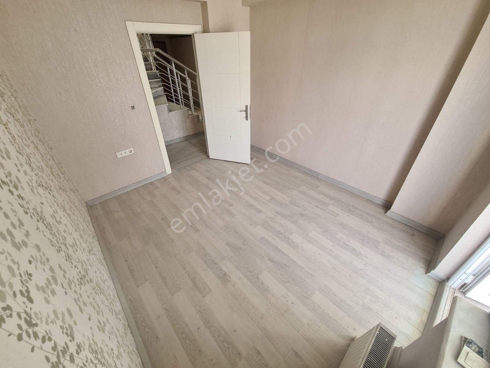 Çift Bloklu Sitede 4 Teraslı / 2 Asansörlü / Hiç Oturulmamış 8+1 - Görsel 18