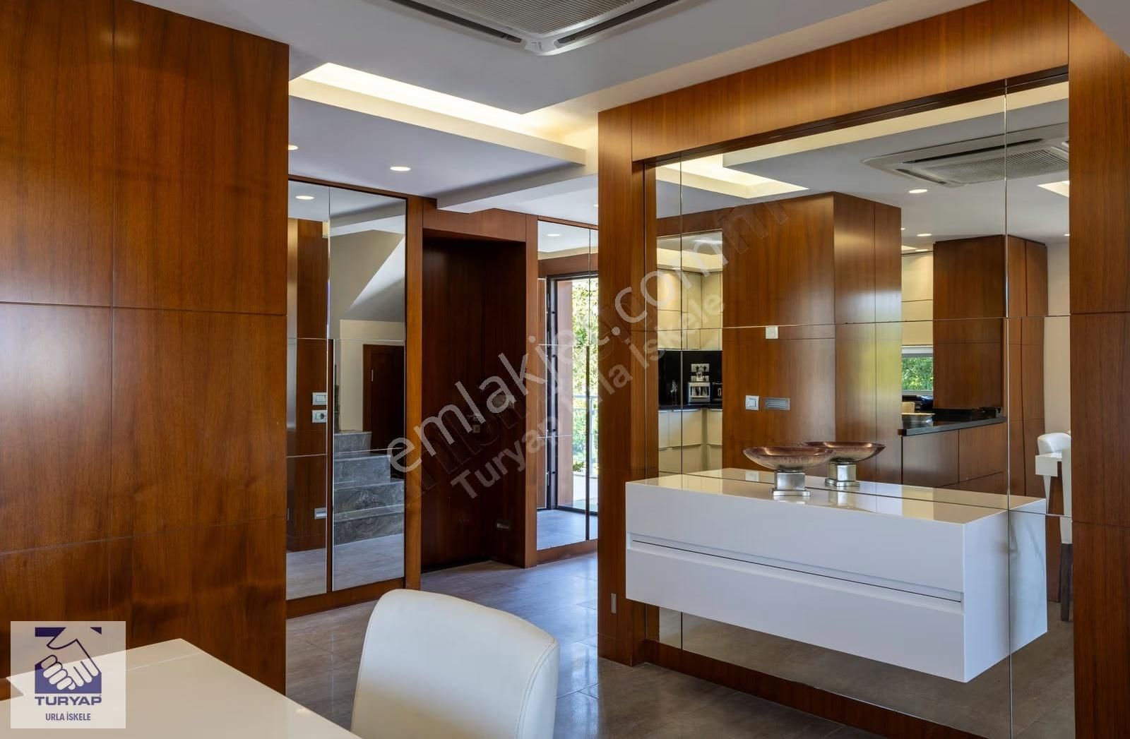 Urla Çeşmealtında Deniz Manzaralı Villa - Görsel 32