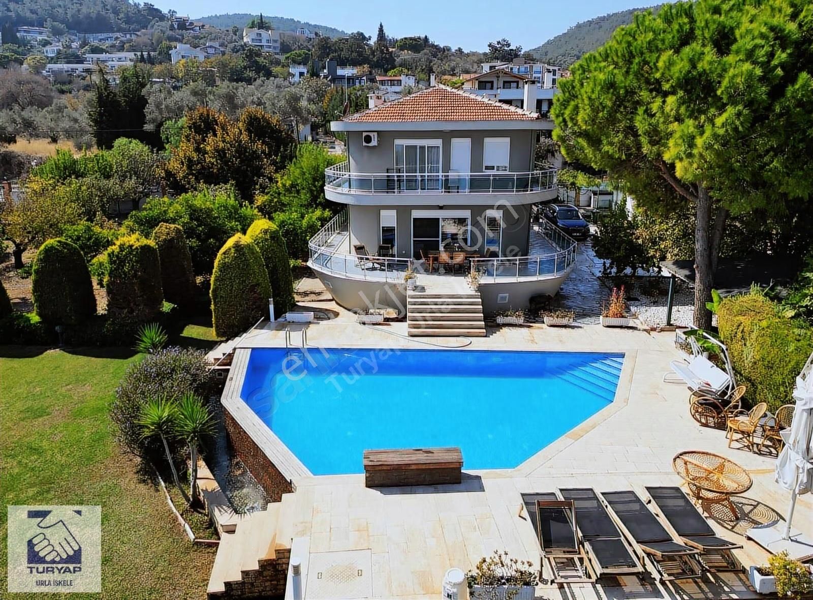 Urla Çeşmealtında Deniz Manzaralı Villa - Görsel 27