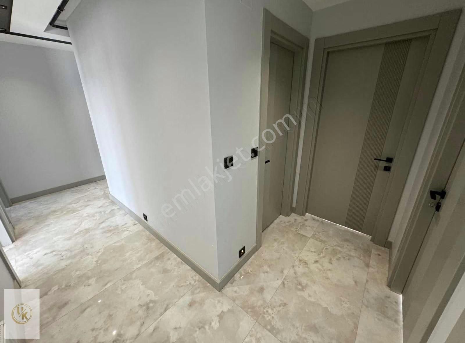 Kabasakalda Site İçi/sıfır/3+1/k.mutfak/ç.banyo/g.odalı/güvenlik - Görsel 9