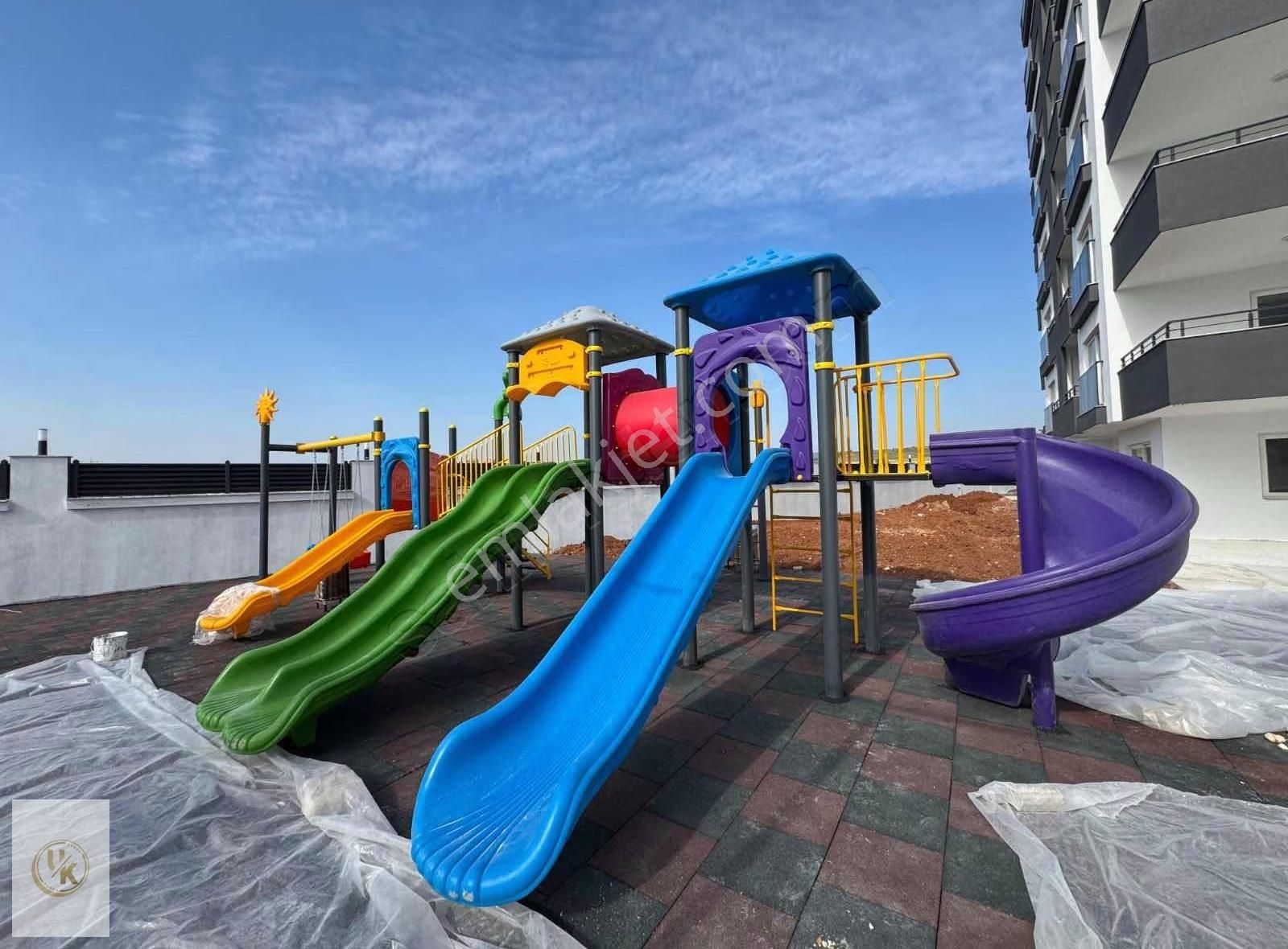 Kabasakalda Site İçi/sıfır/3+1/k.mutfak/ç.banyo/g.odalı/güvenlik - Görsel 2