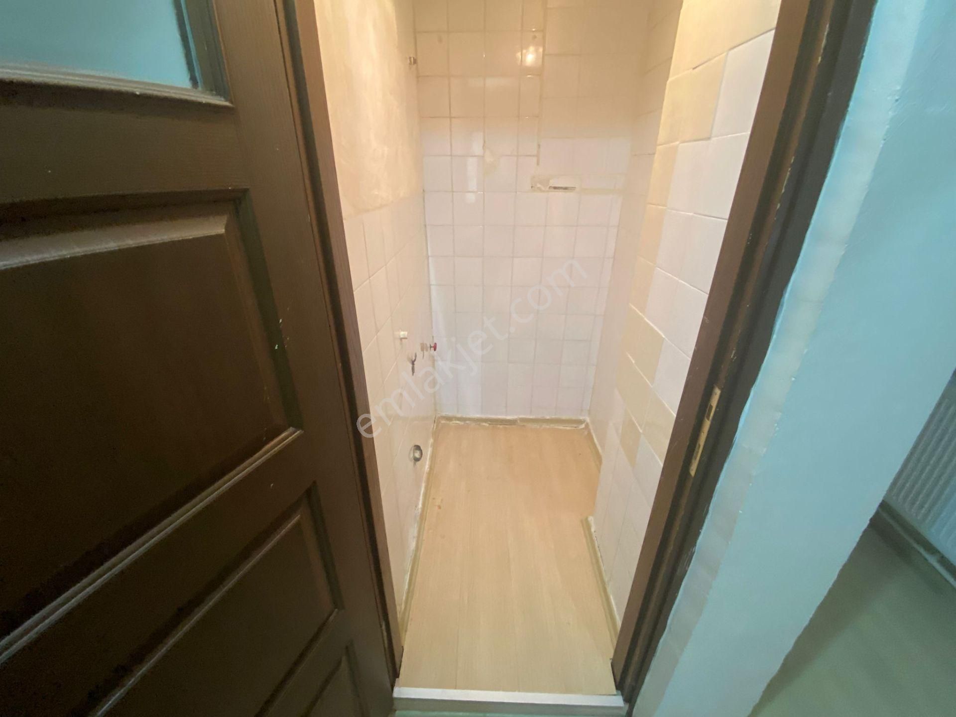 Buca İşçievleri Yiğitler Mah.de 2+1 80m2 Dgazlı Ayrı Mutfak Bahçe Katı Kiralık Daire - Görsel 24