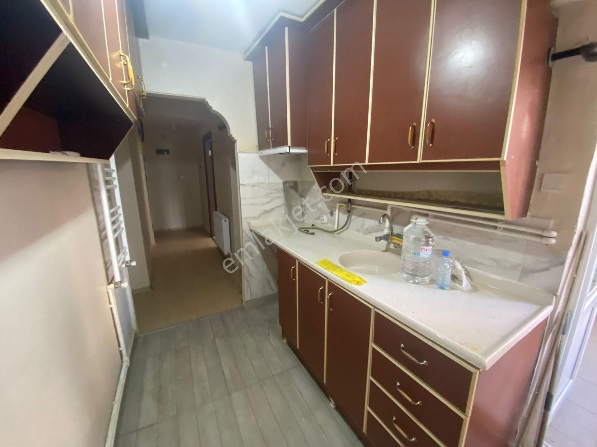 Buca İşçievleri Yiğitler Mah.de 2+1 80m2 Dgazlı Ayrı Mutfak Bahçe Katı Kiralık Daire - Görsel 15
