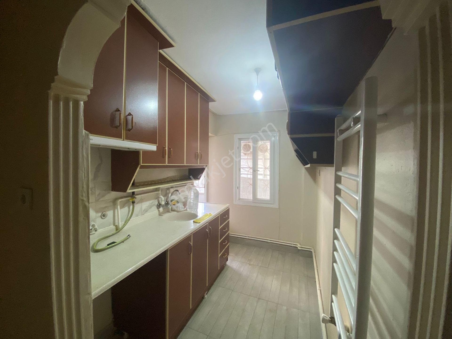 Buca İşçievleri Yiğitler Mah.de 2+1 80m2 Dgazlı Ayrı Mutfak Bahçe Katı Kiralık Daire - Görsel 14