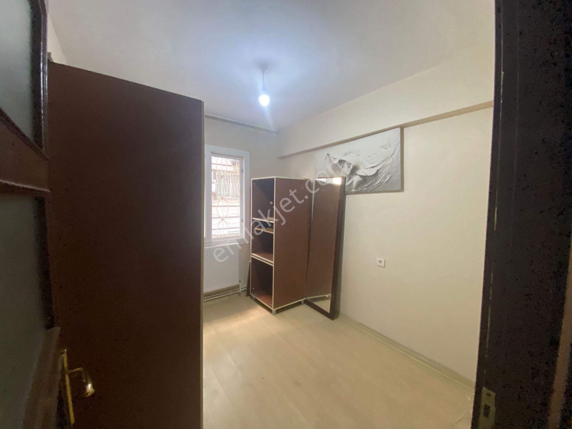 Buca İşçievleri Yiğitler Mah.de 2+1 80m2 Dgazlı Ayrı Mutfak Bahçe Katı Kiralık Daire - Görsel 11