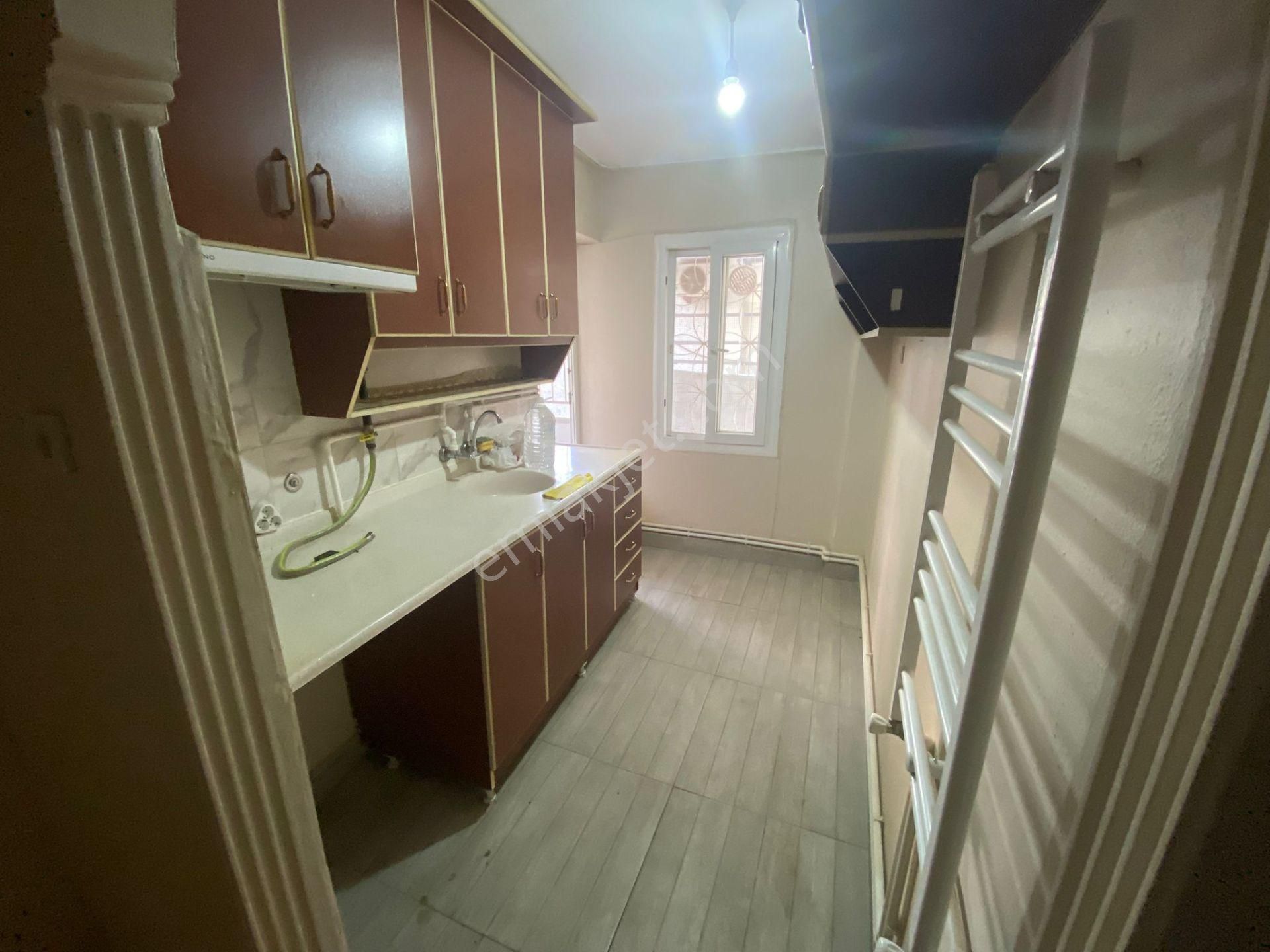 Buca İşçievleri Yiğitler Mah.de 2+1 80m2 Dgazlı Ayrı Mutfak Bahçe Katı Kiralık Daire - Görsel 18