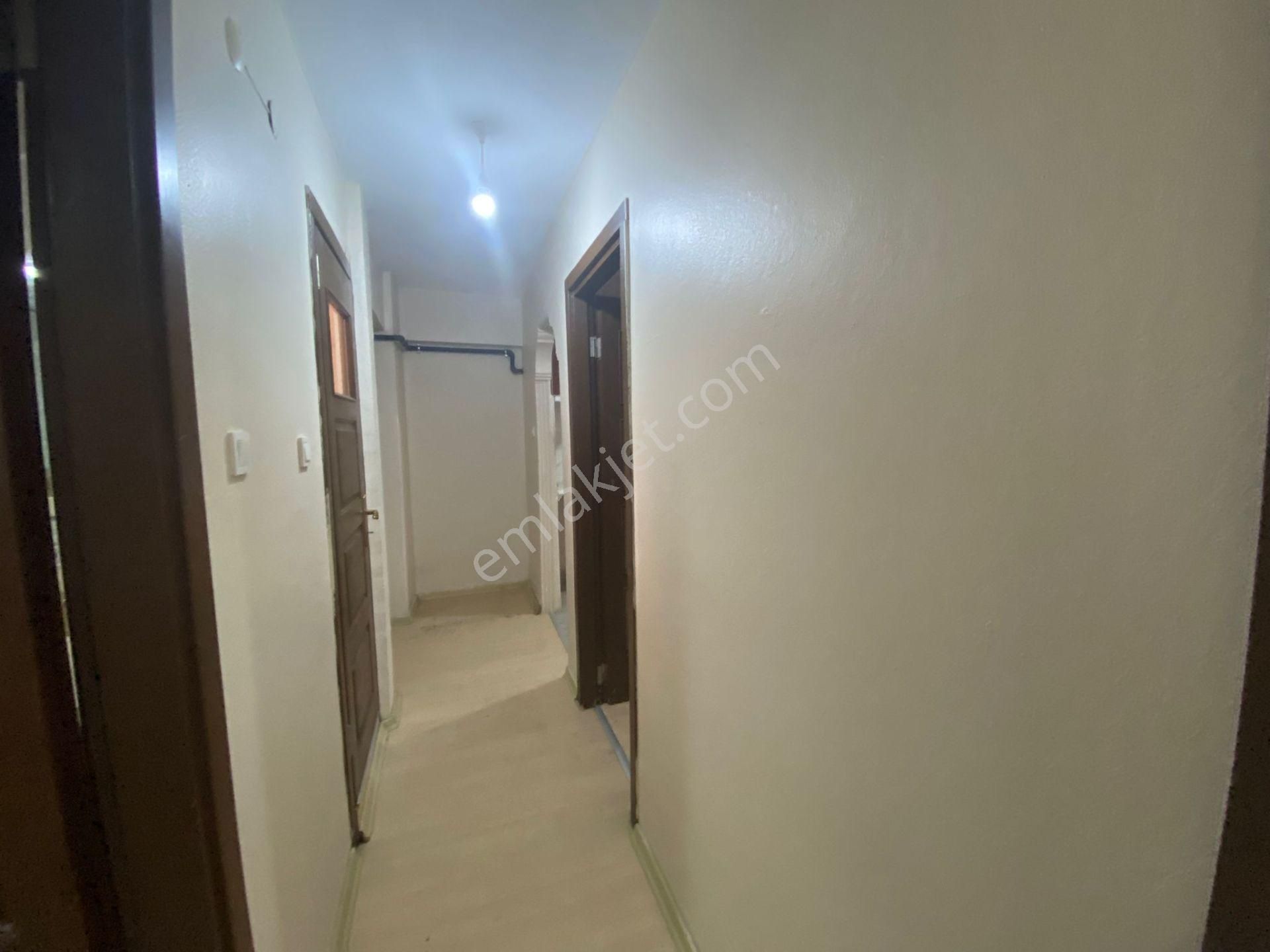 Buca İşçievleri Yiğitler Mah.de 2+1 80m2 Dgazlı Ayrı Mutfak Bahçe Katı Kiralık Daire - Görsel 25