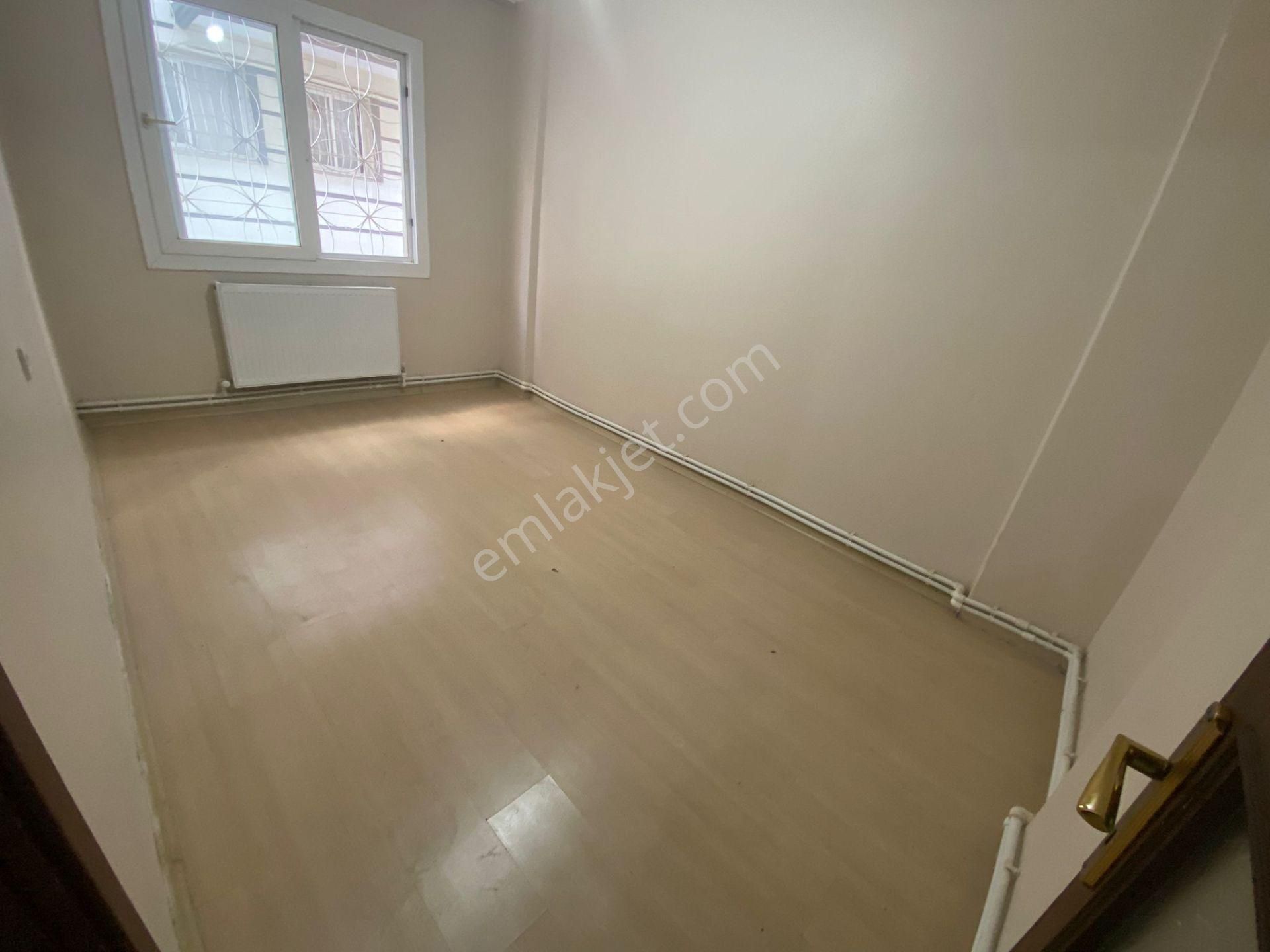 Buca İşçievleri Yiğitler Mah.de 2+1 80m2 Dgazlı Ayrı Mutfak Bahçe Katı Kiralık Daire - Görsel 8