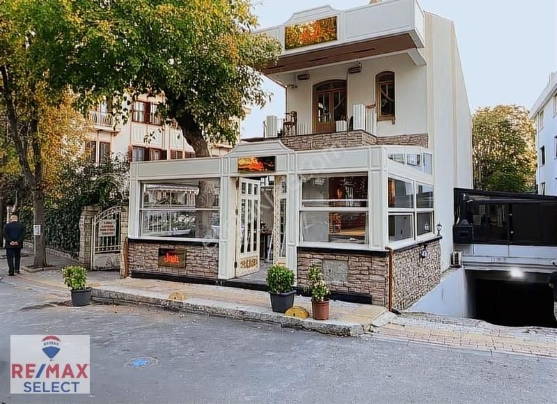 Remax Billur Bakan'dan Yeşilköy'de Satılık Emsalsiz Ticari Villa - Görsel 3