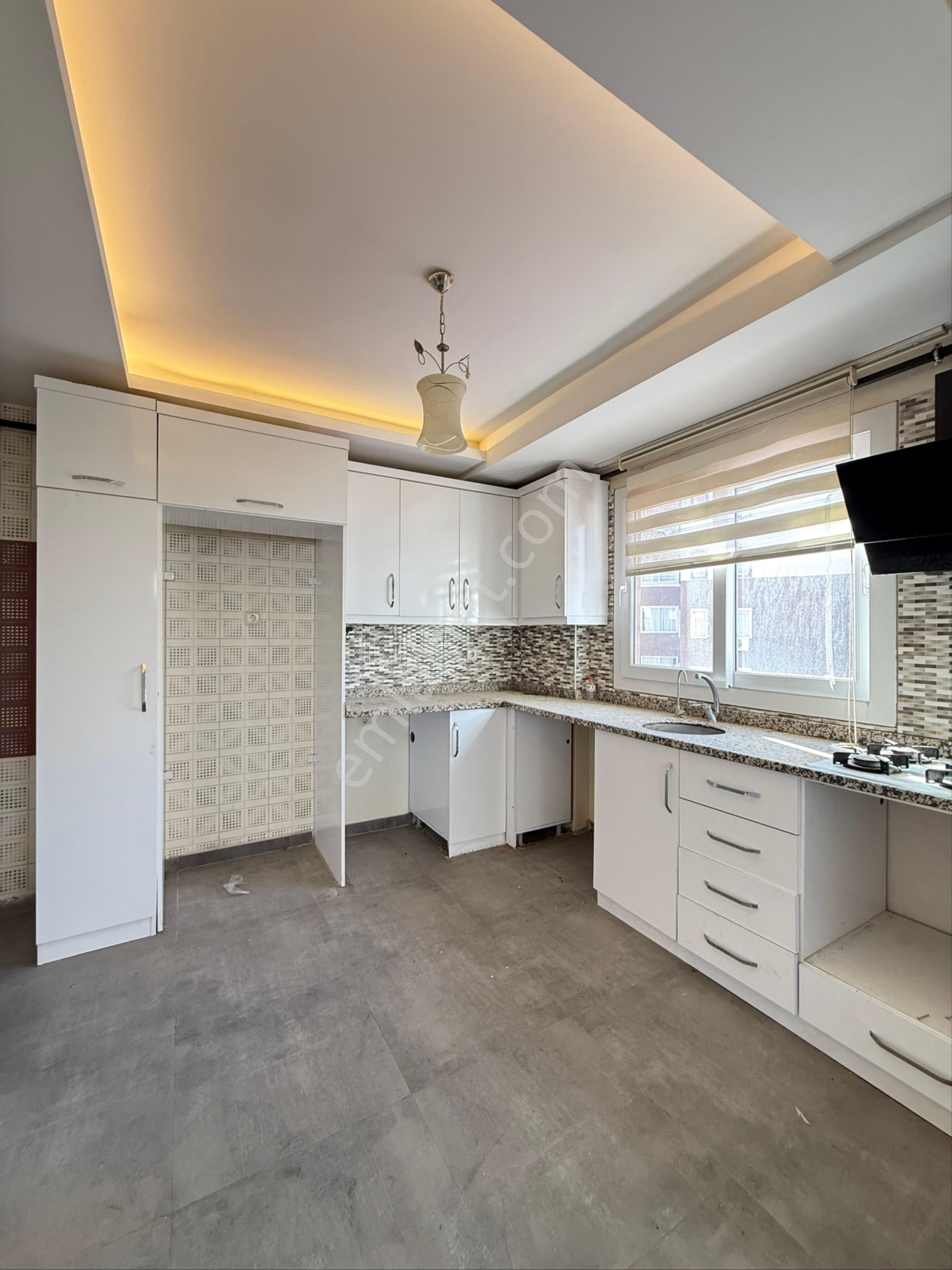 Remint’den Yüzüncü Yıl Mahallesinde 2+1 Kapalı Mutfak Çift Banyo Teraslı Direk Hasarsız Satılık!!! - Görsel 13