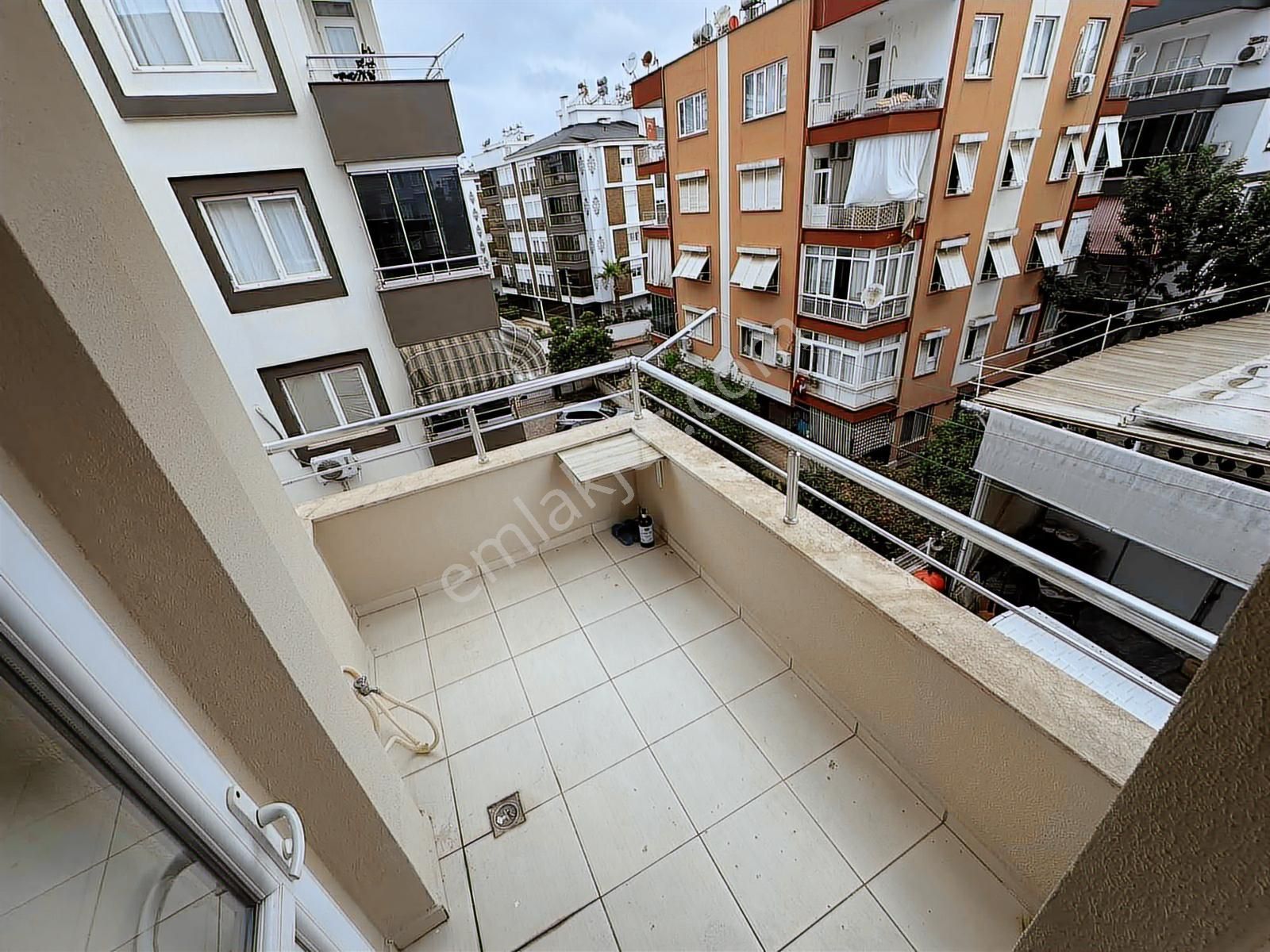 Yenigün'de Cadde Üstü Asansörlü Ara Katta 3+1 Tek Yetkili Daire - Görsel 12