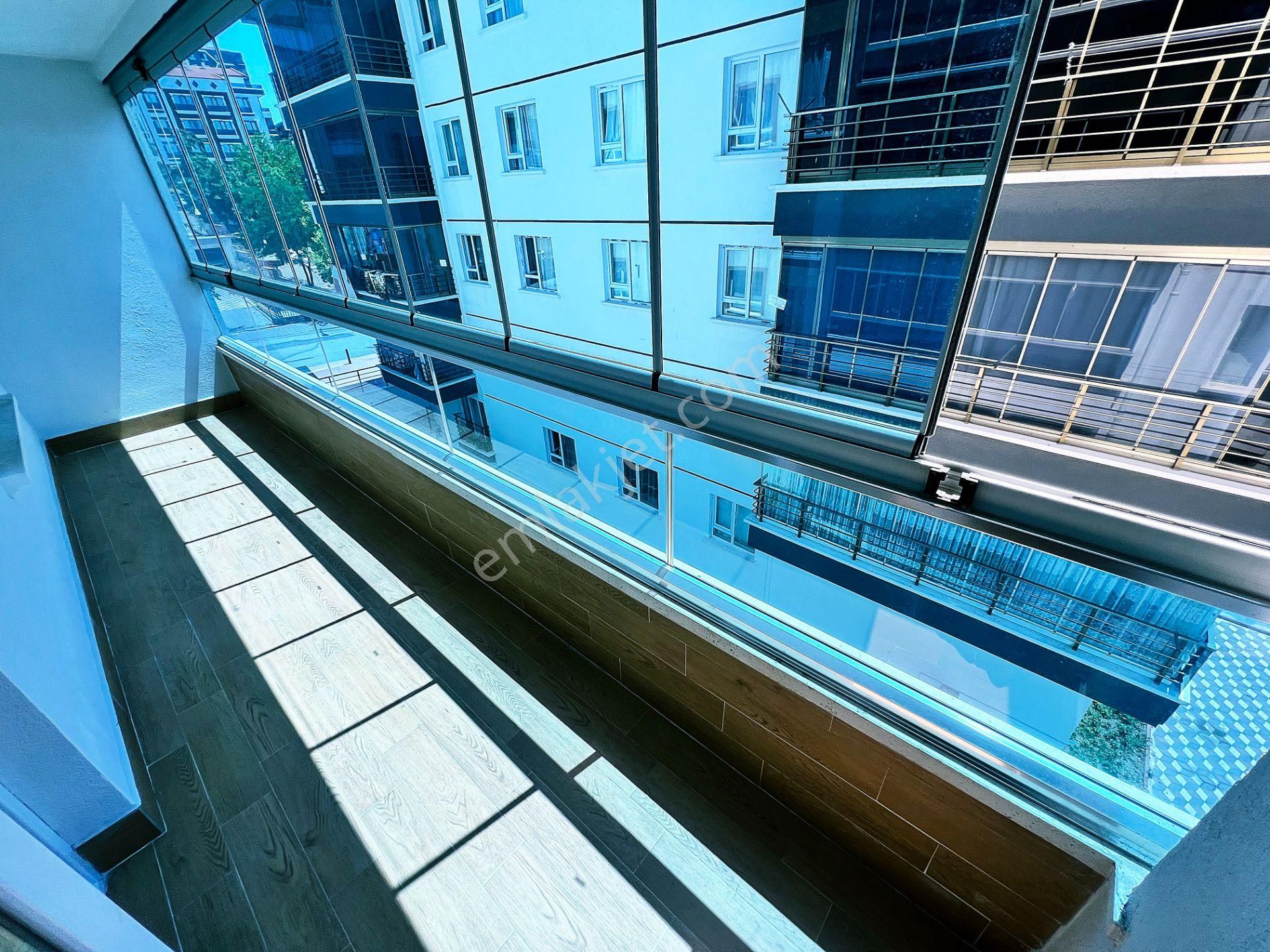 Sancaktepe Merkezde Sarıkamış Ve Salı Pazarı Yanı 4+1 Ful Yapılı - Görsel 24