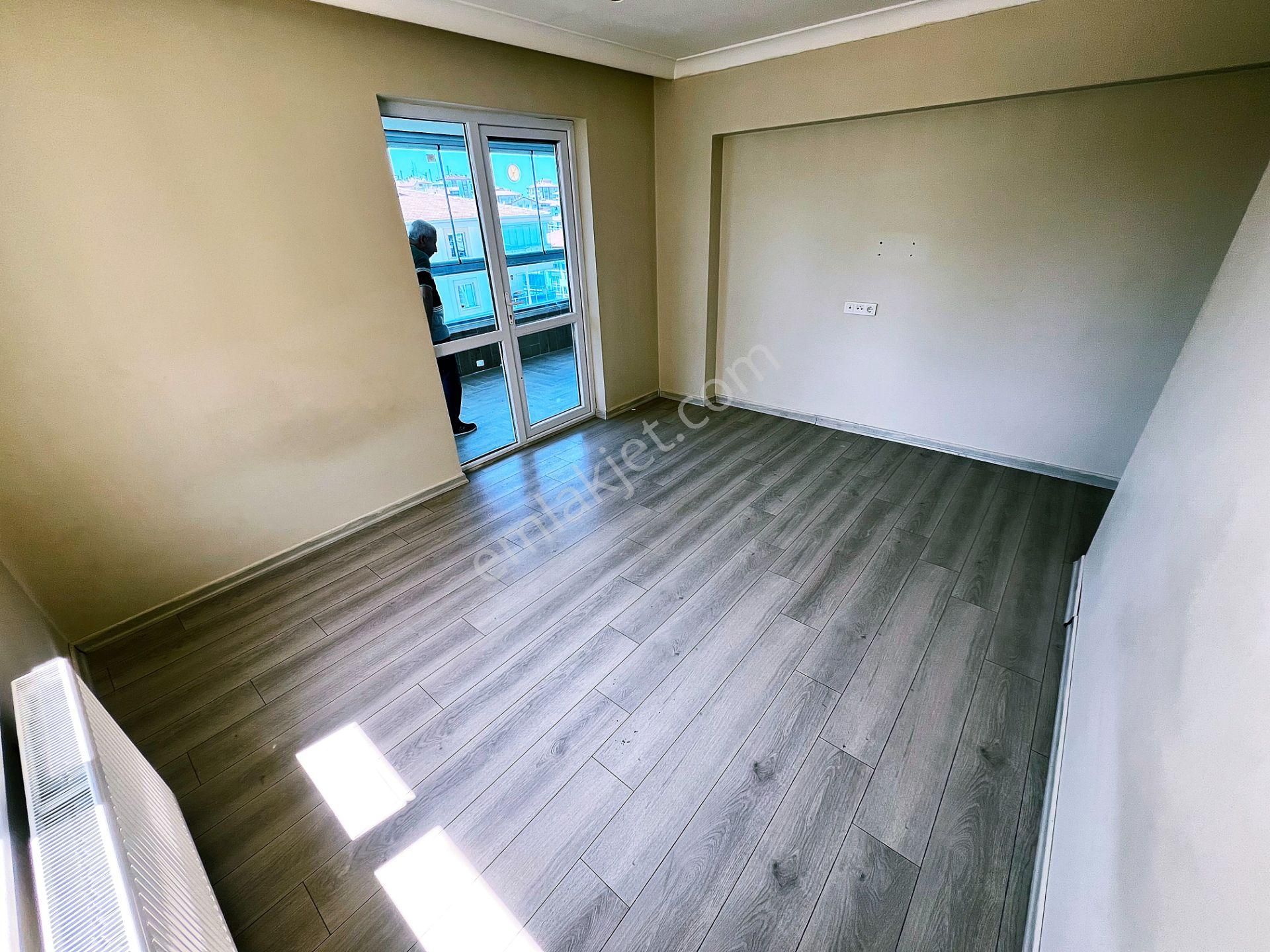 Sancaktepe Merkezde Sarıkamış Ve Salı Pazarı Yanı 4+1 Ful Yapılı - Görsel 17