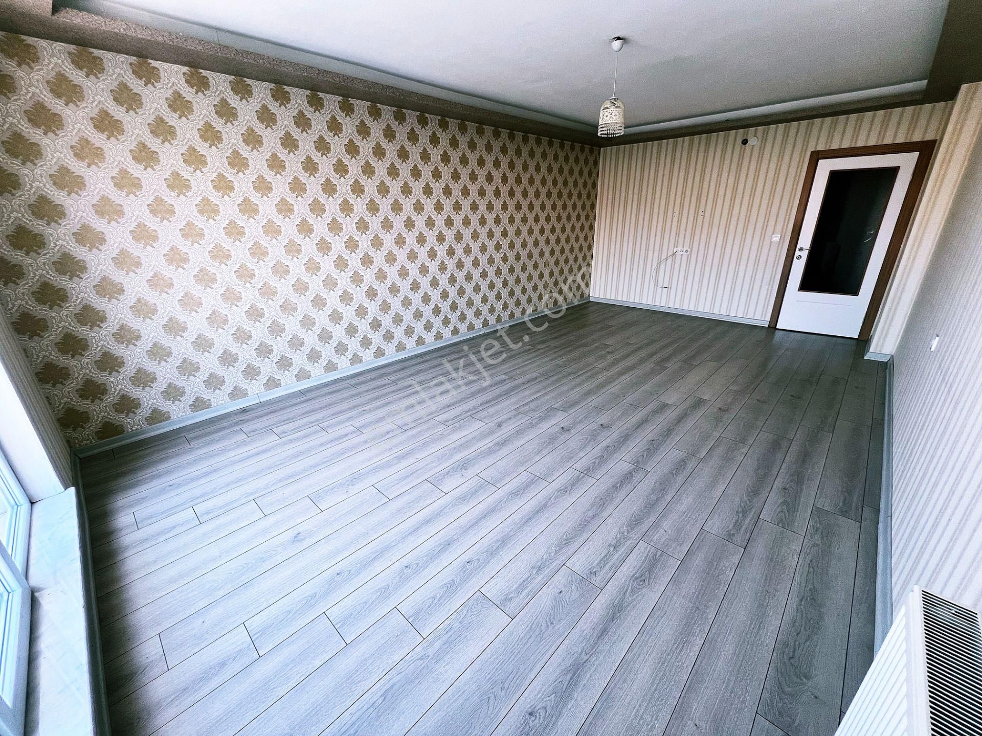 Sancaktepe Merkezde Sarıkamış Ve Salı Pazarı Yanı 4+1 Ful Yapılı - Görsel 12