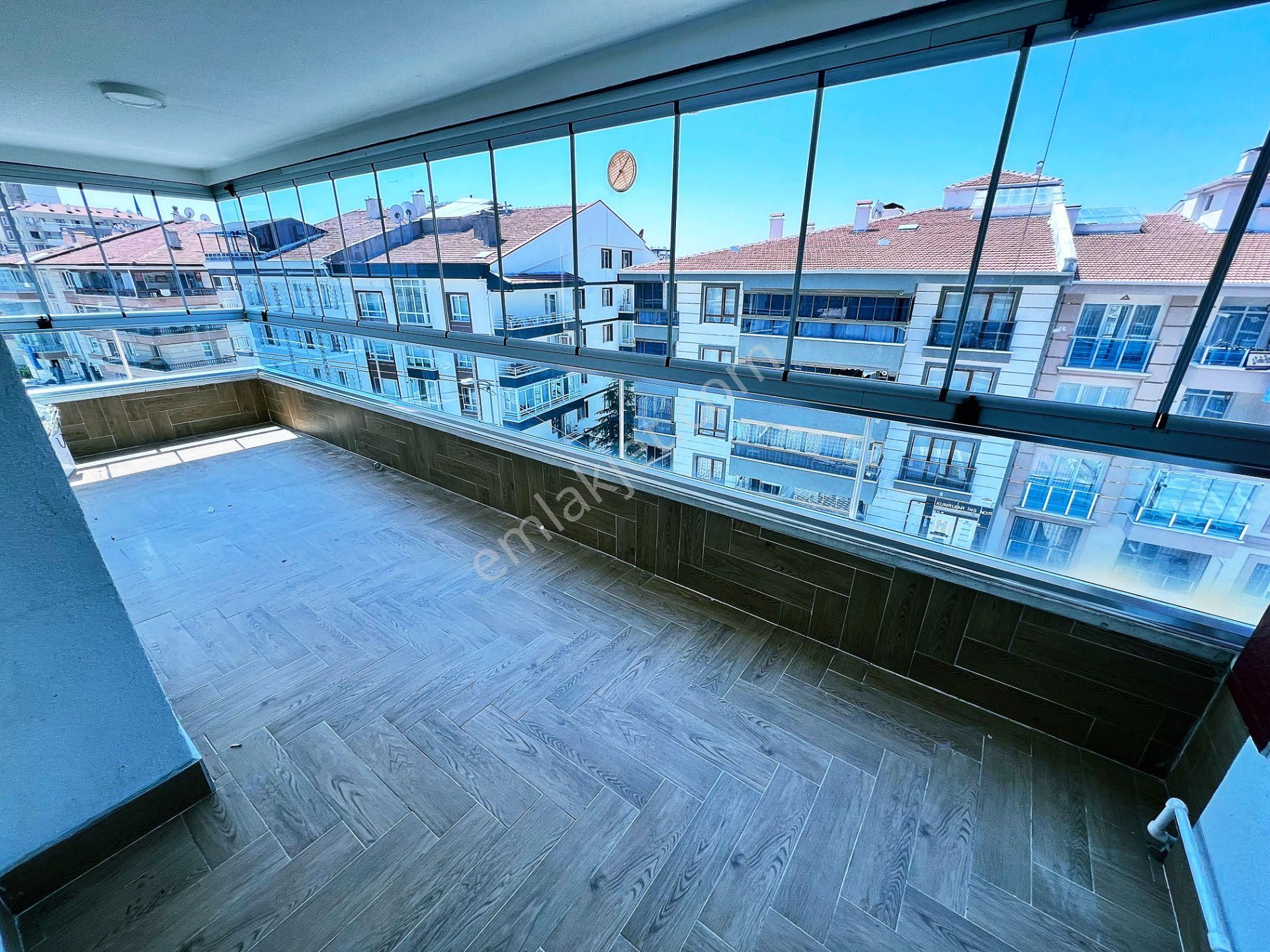 Sancaktepe Merkezde Sarıkamış Ve Salı Pazarı Yanı 4+1 Ful Yapılı - Görsel 7