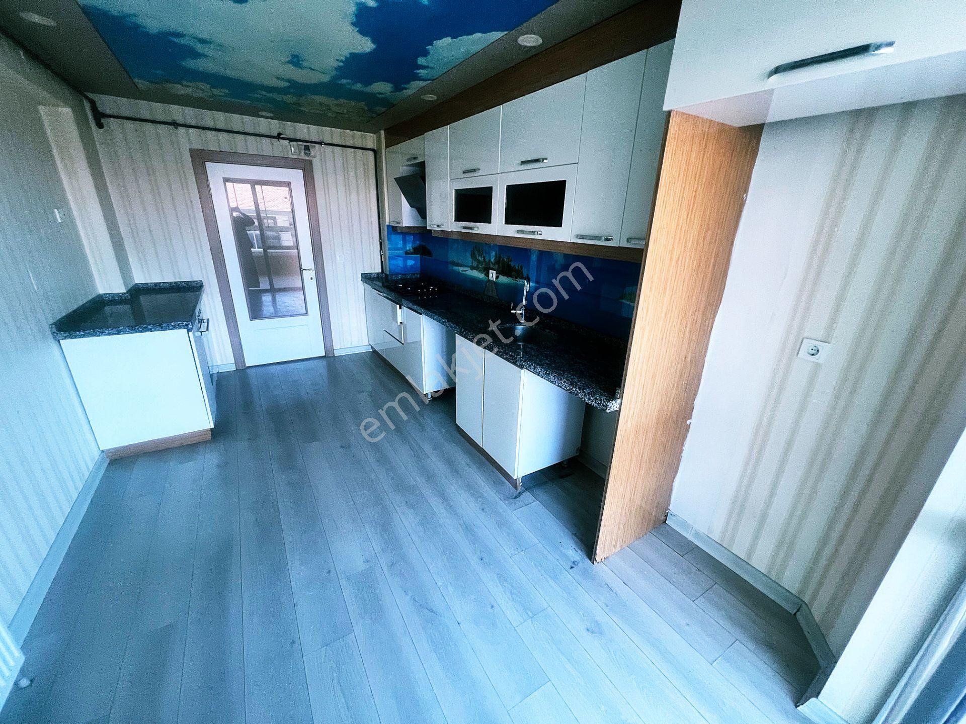 Sancaktepe Merkezde Sarıkamış Ve Salı Pazarı Yanı 4+1 Ful Yapılı - Görsel 2